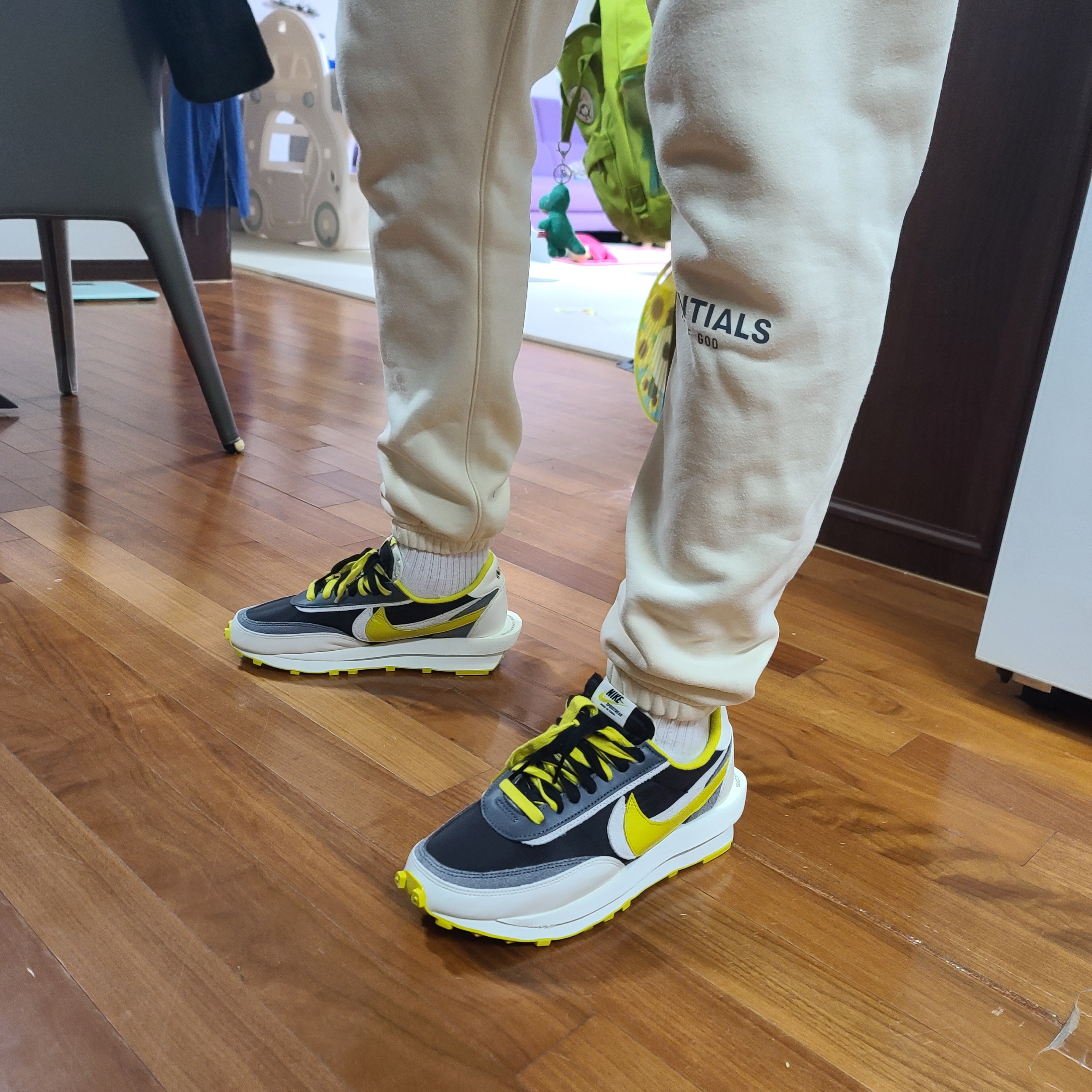 Nike x Sacai x Undercover LDWaffle Black Bright Citron 착용 스타일