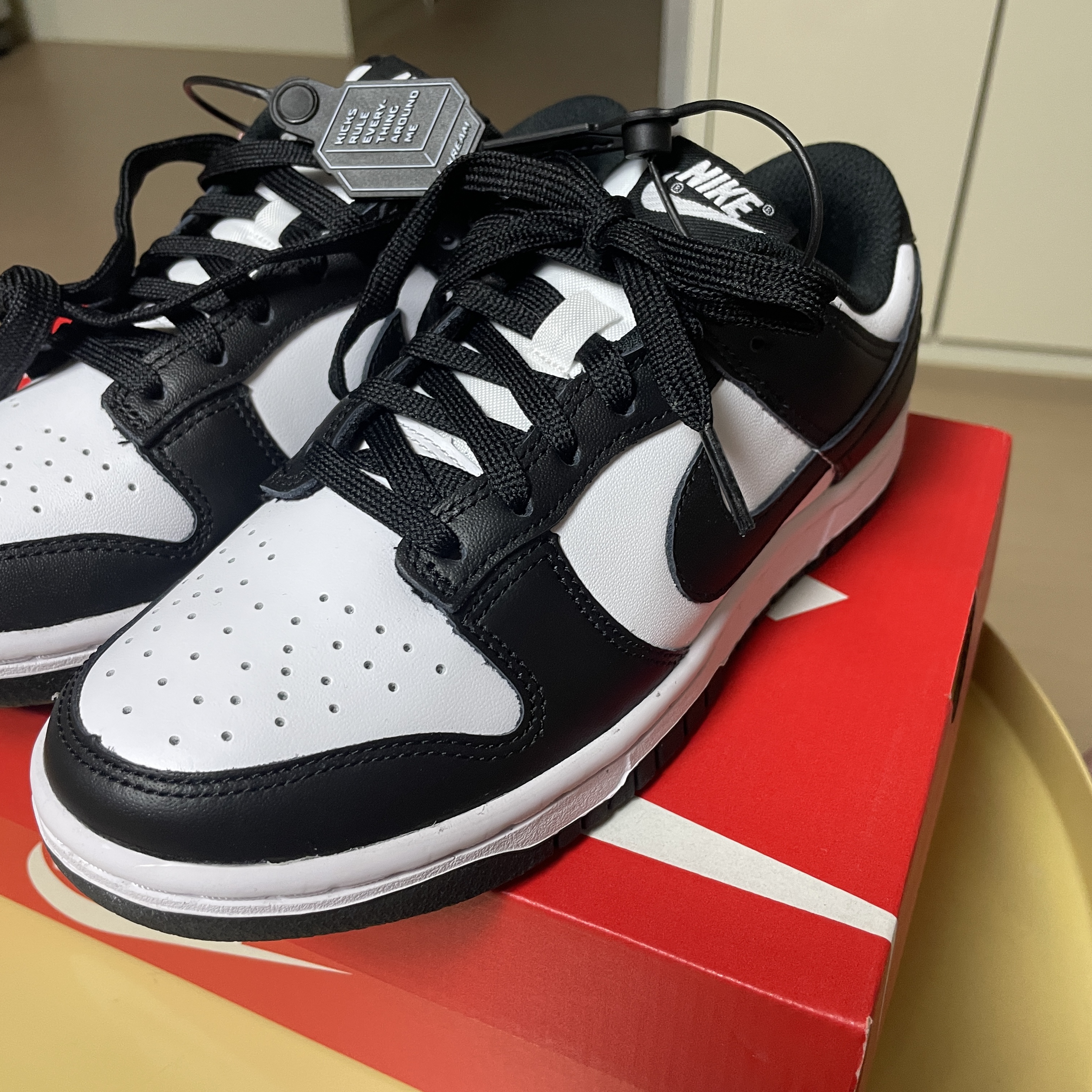 (W) Nike Dunk Low Black 착용 스타일