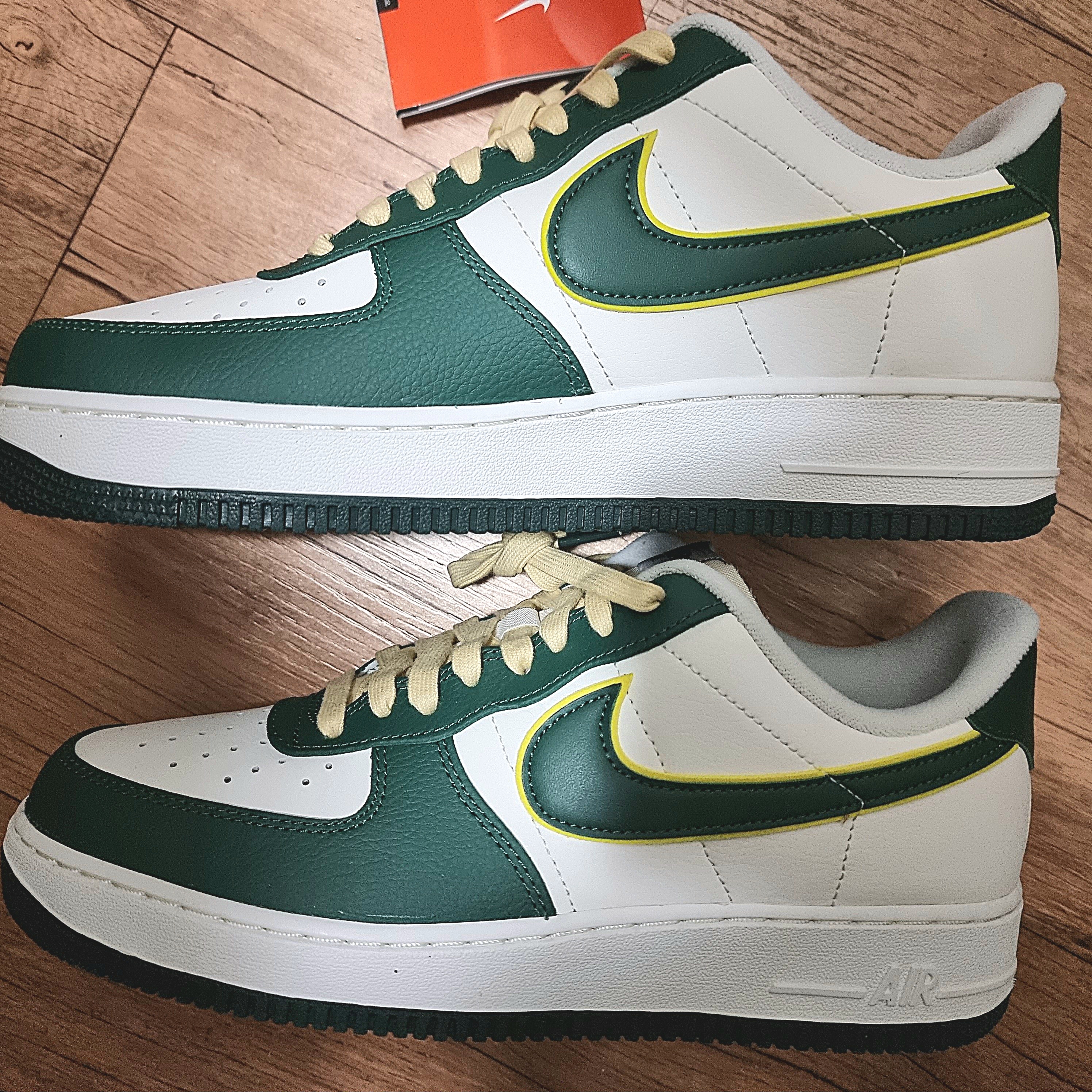 (W) Nike Air Force 1 '07 LX Black and Summit White, (W) Nike Air More Uptempo Summit White Light Orewood Brown 착용 스타일 - 5