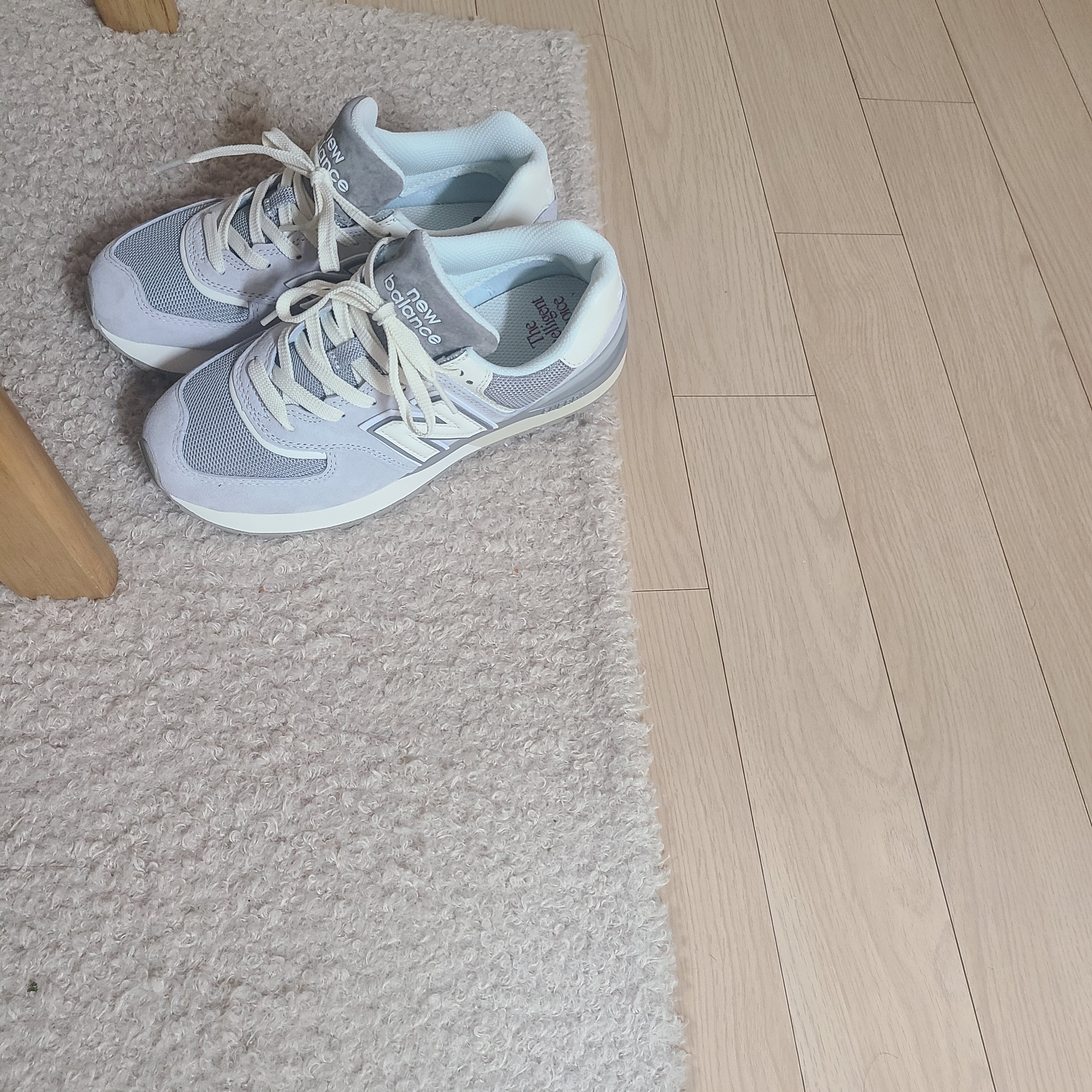New Balance 574 Legacy Grey Sea Salt 착용 스타일