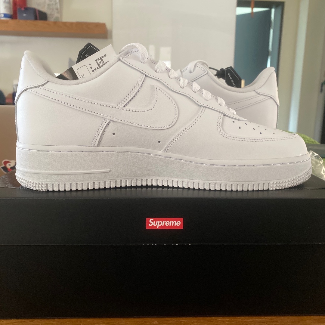 Nike x Supreme Air Force 1 Low White 착용 스타일