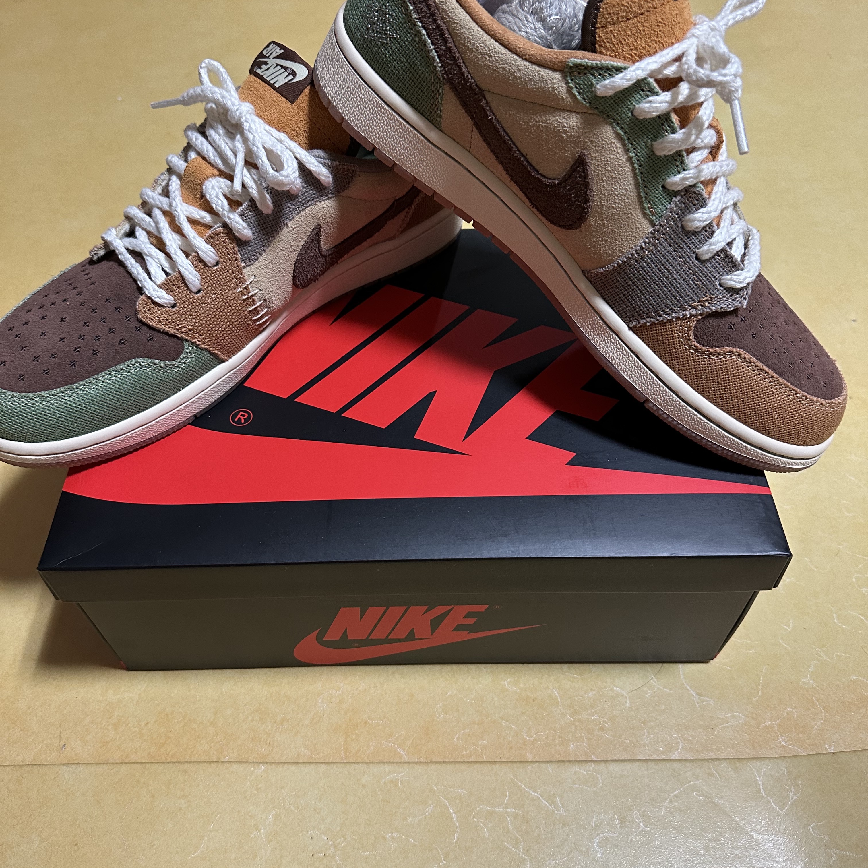 Jordan 1 x Zion Williamson Retro Low OG Flax and Oil Green 착용 스타일