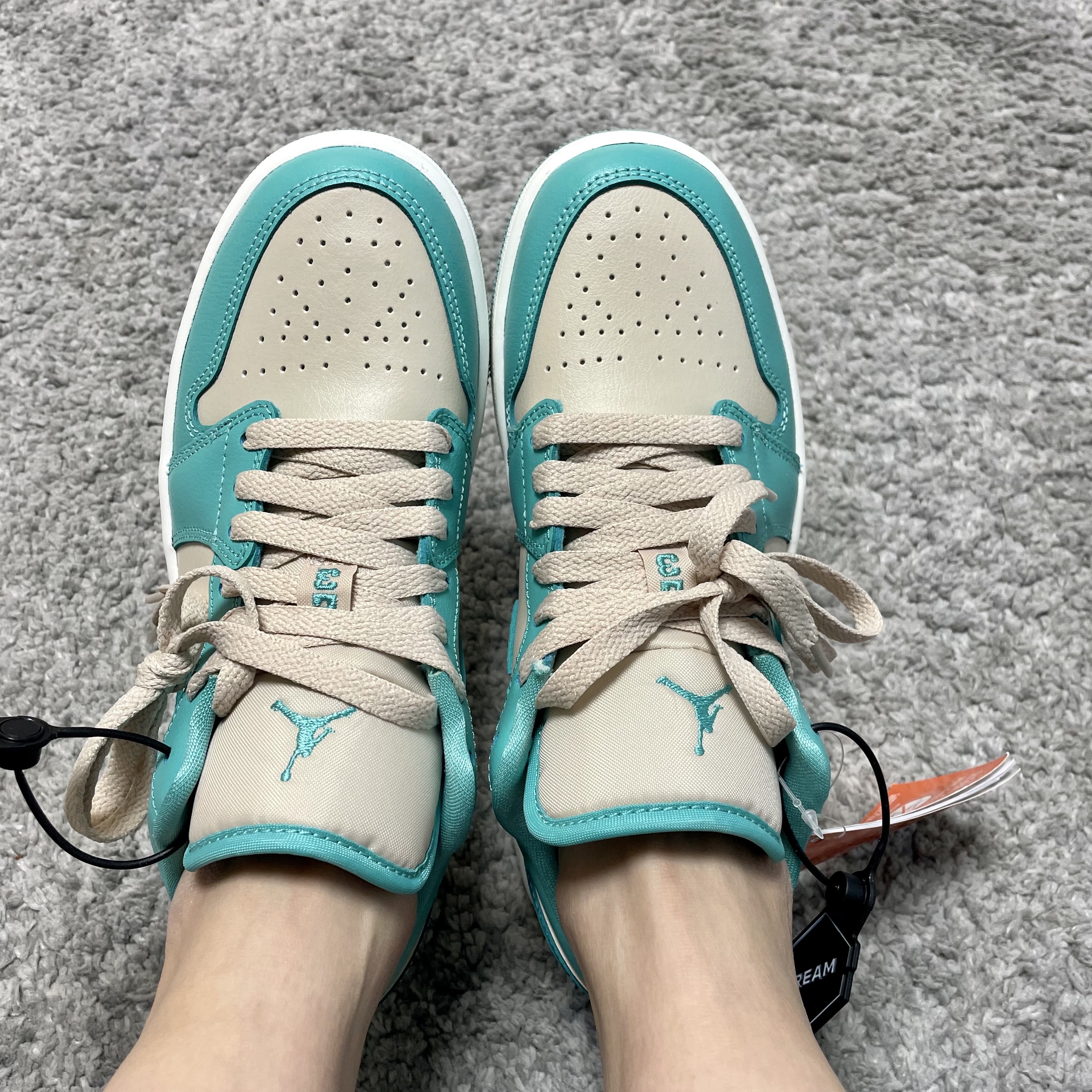 (W) Jordan 1 Low Sanddrift Washed Teal 착용 스타일