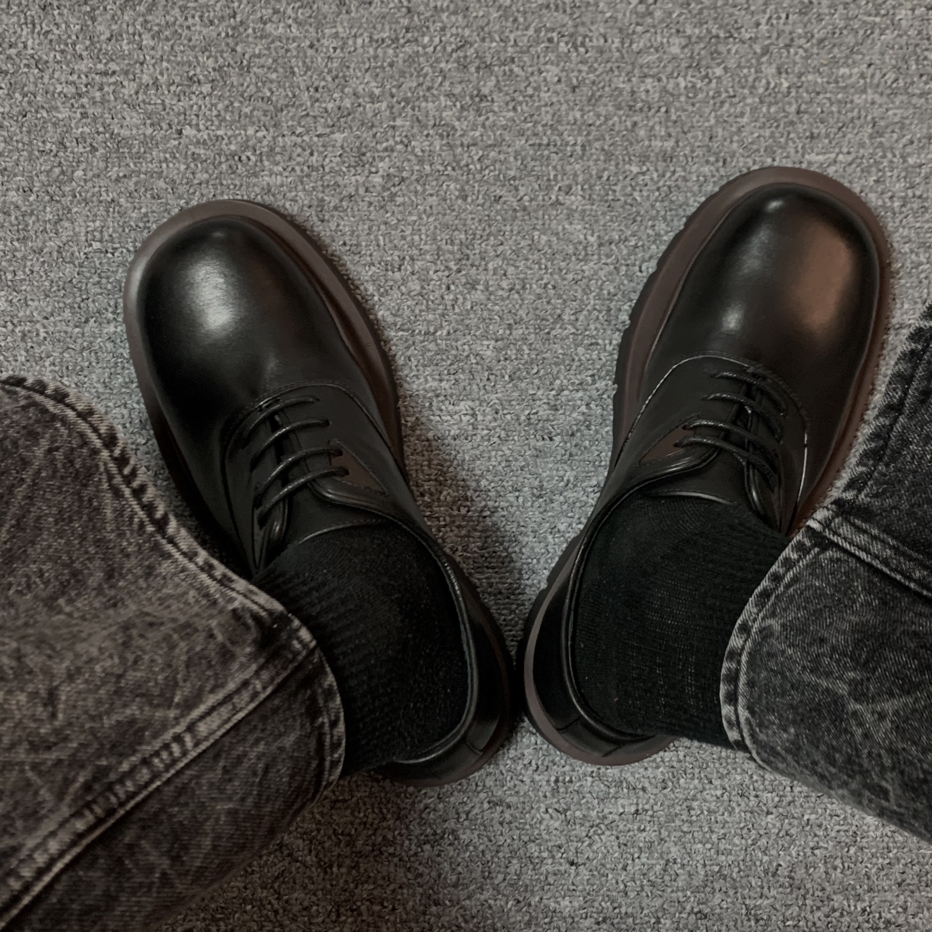 Bottega Veneta Tire Lace-Up Black Fondant 착용 스타일 - 2
