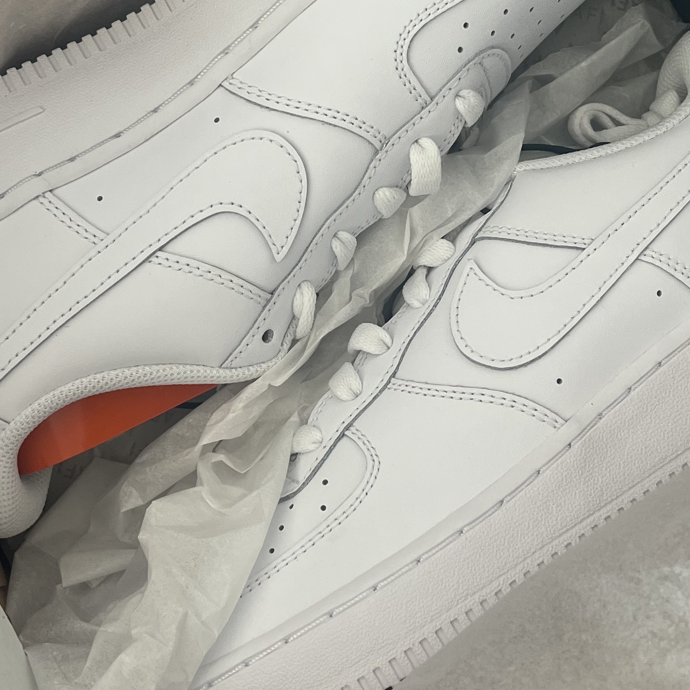 (GS) Nike Air Force 1 LE White 착용 스타일