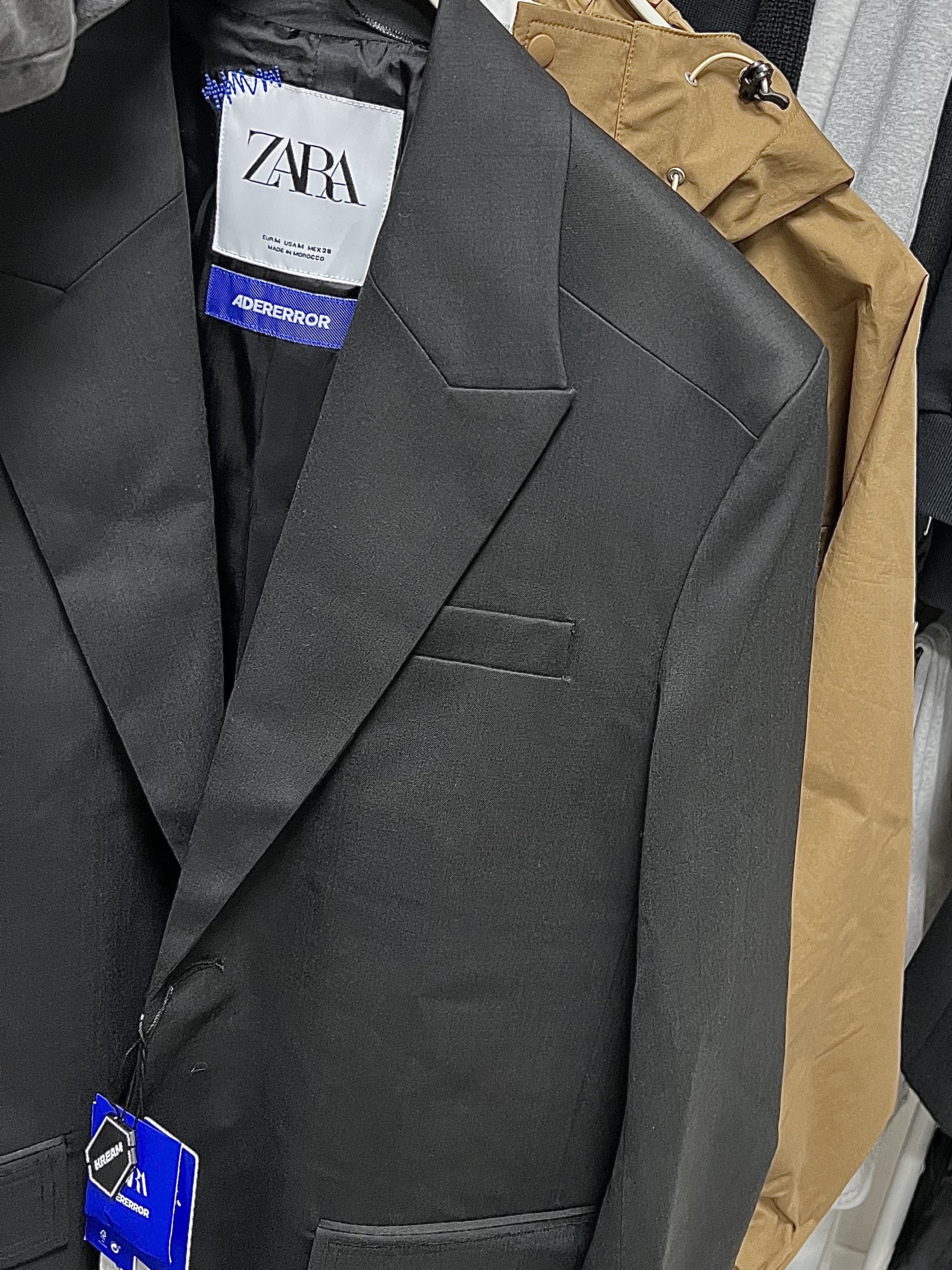 Zara x Ader Error Oversize Blazer Black 착용 스타일