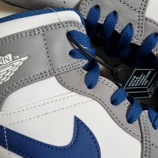 Jordan 1 Mid Cement Grey True Blue 착용 스타일