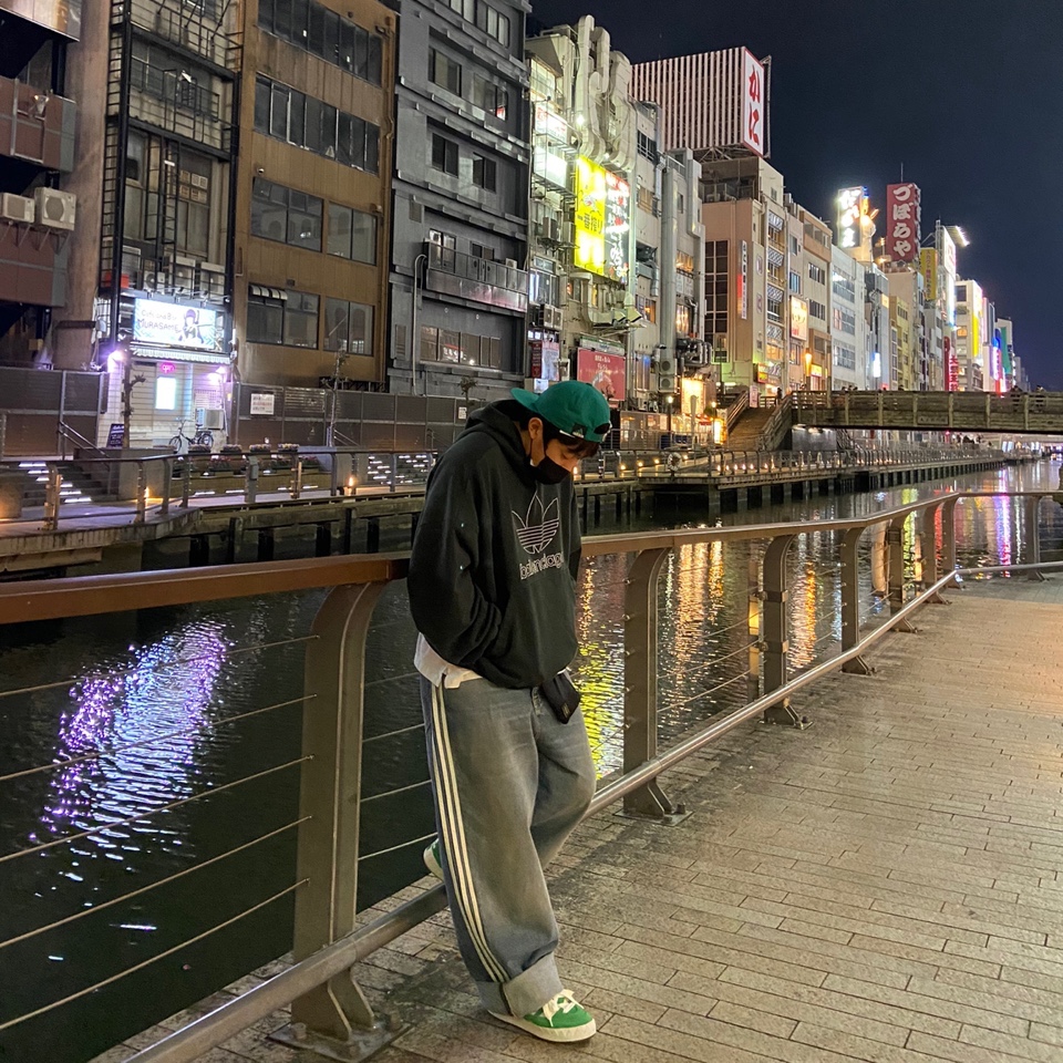 Palace x Adidas EQT Hat Green - 22FW, Balenciaga x Adidas Heavyweight Fleece Oversized Hoodie Green 착용 스타일
