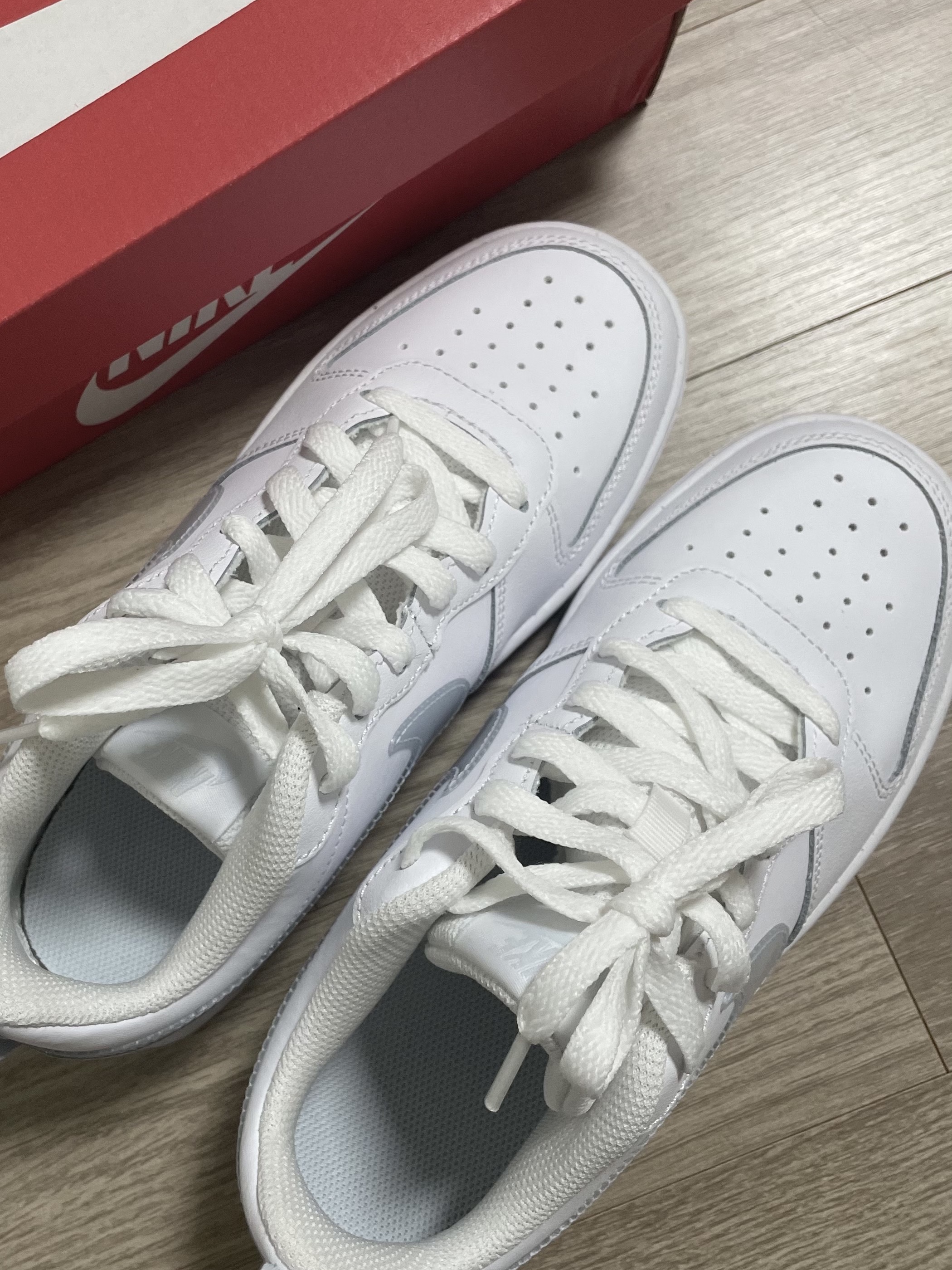 (GS) Nike Court Borough 2 White Aura 착용 스타일 - 2