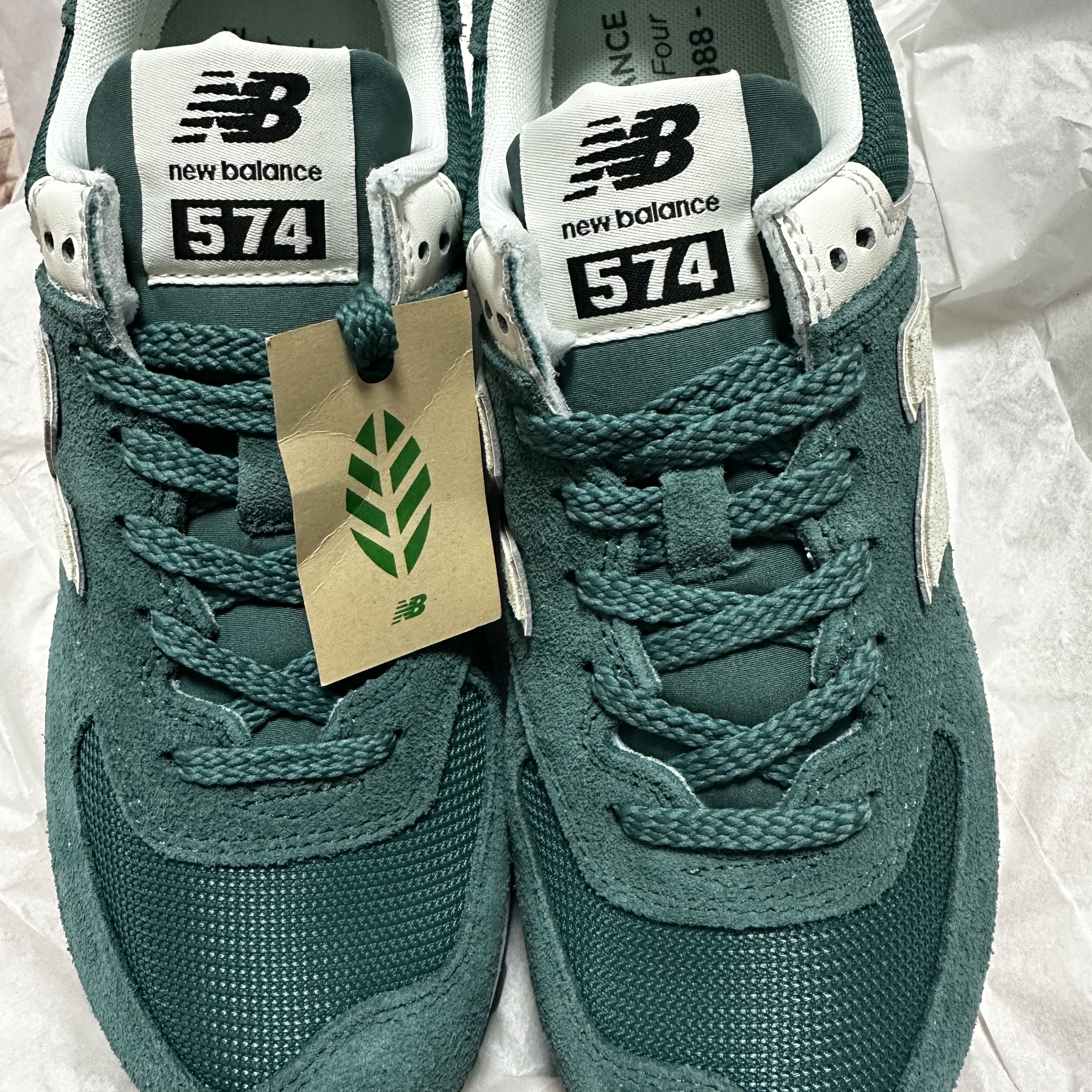 New Balance 574 Classics Reimagined Green 착용 스타일 - 1