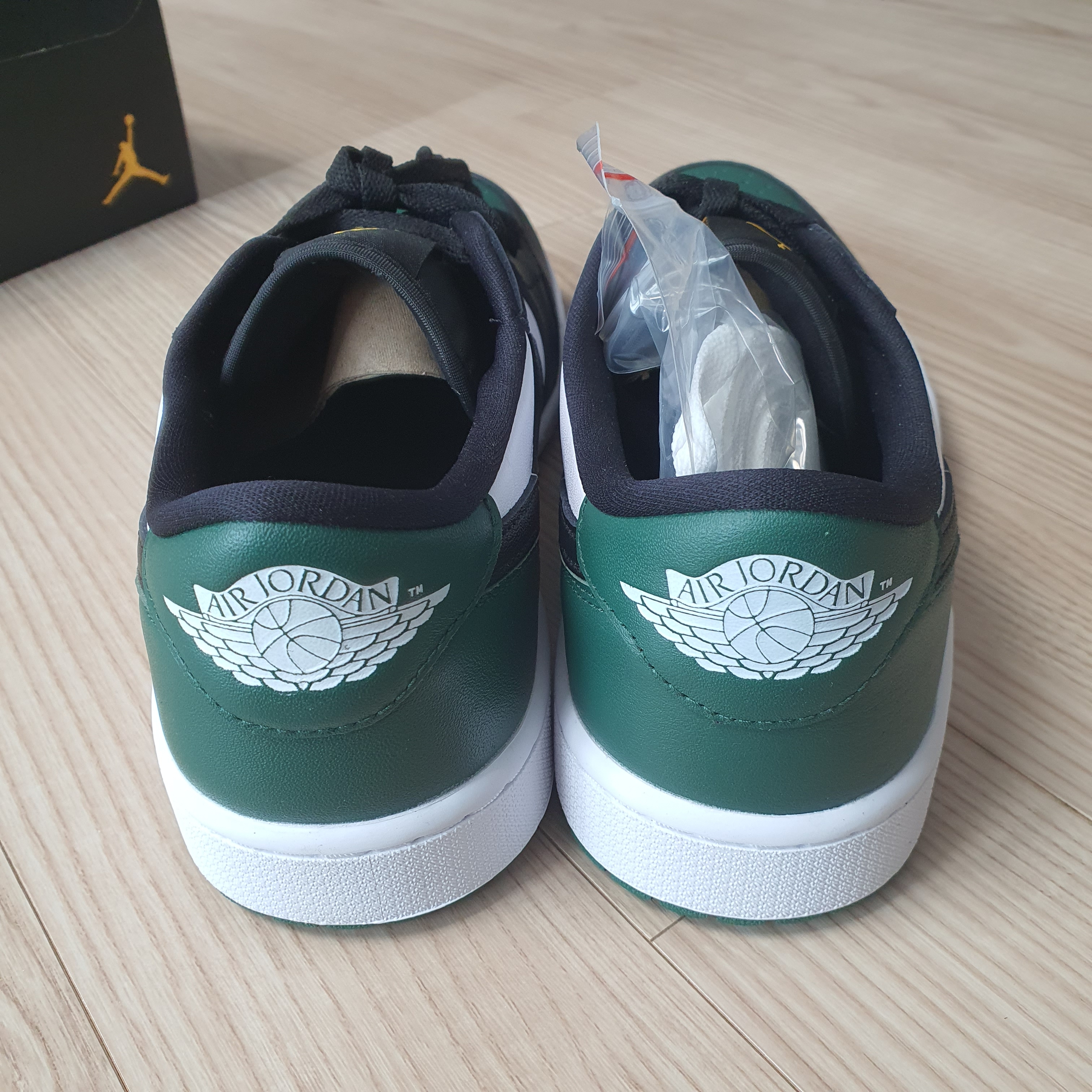 Jordan 1 Low Golf Noble Green 착용 스타일 - 3