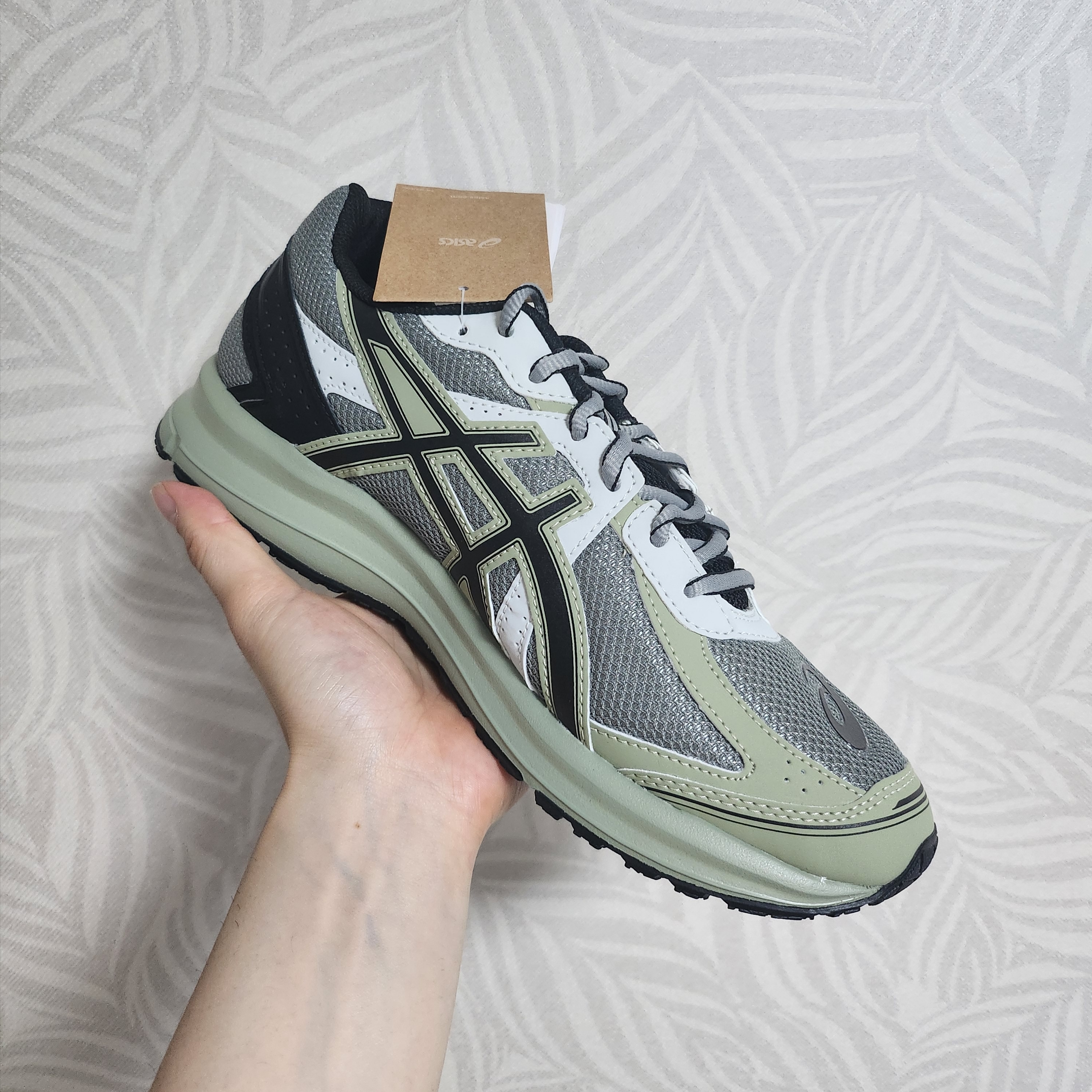 Asics Jog 100 S Sheet Rock - 2E Wide 착용 스타일 - 2