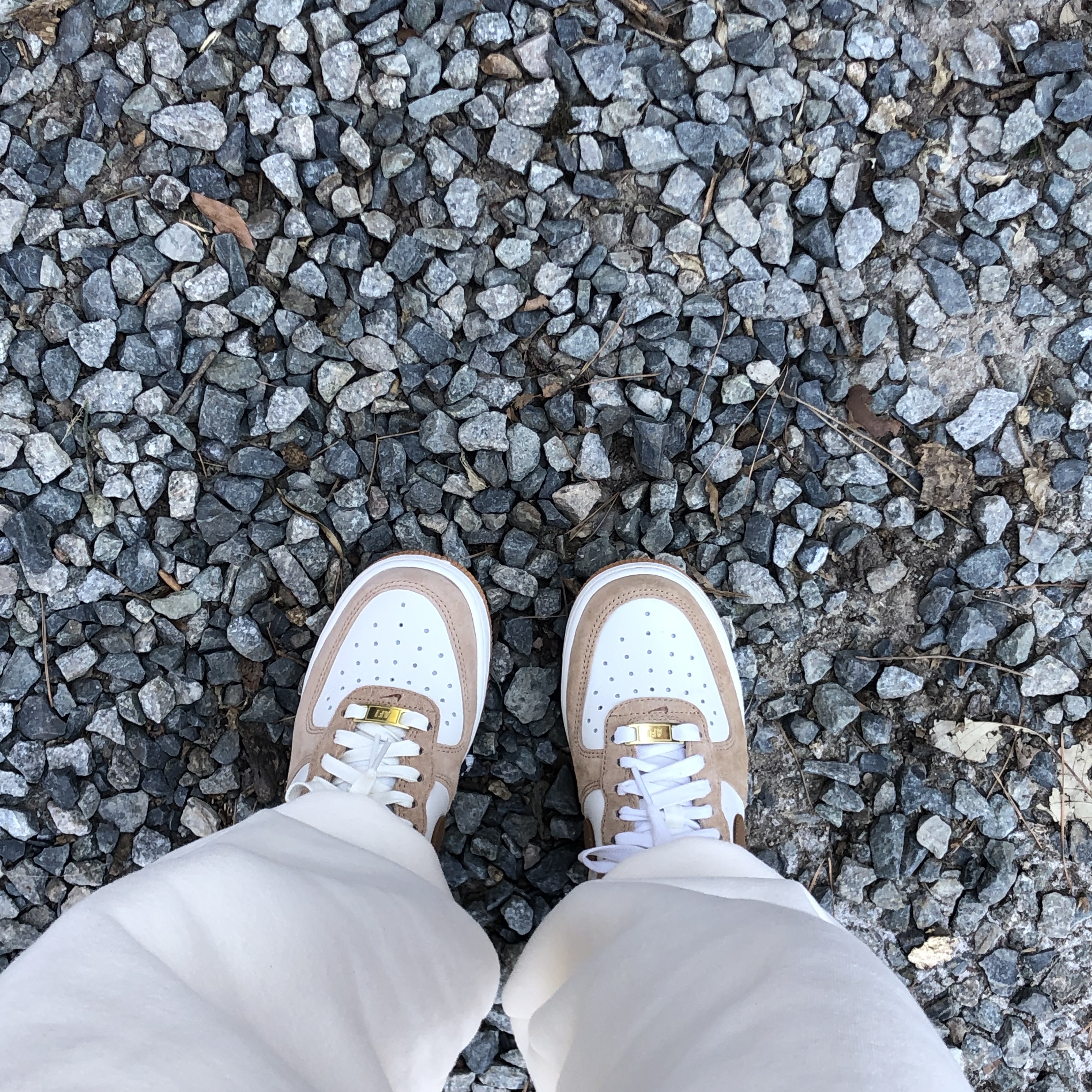 (W) Nike Air Force 1 LXX Flax 착용 스타일