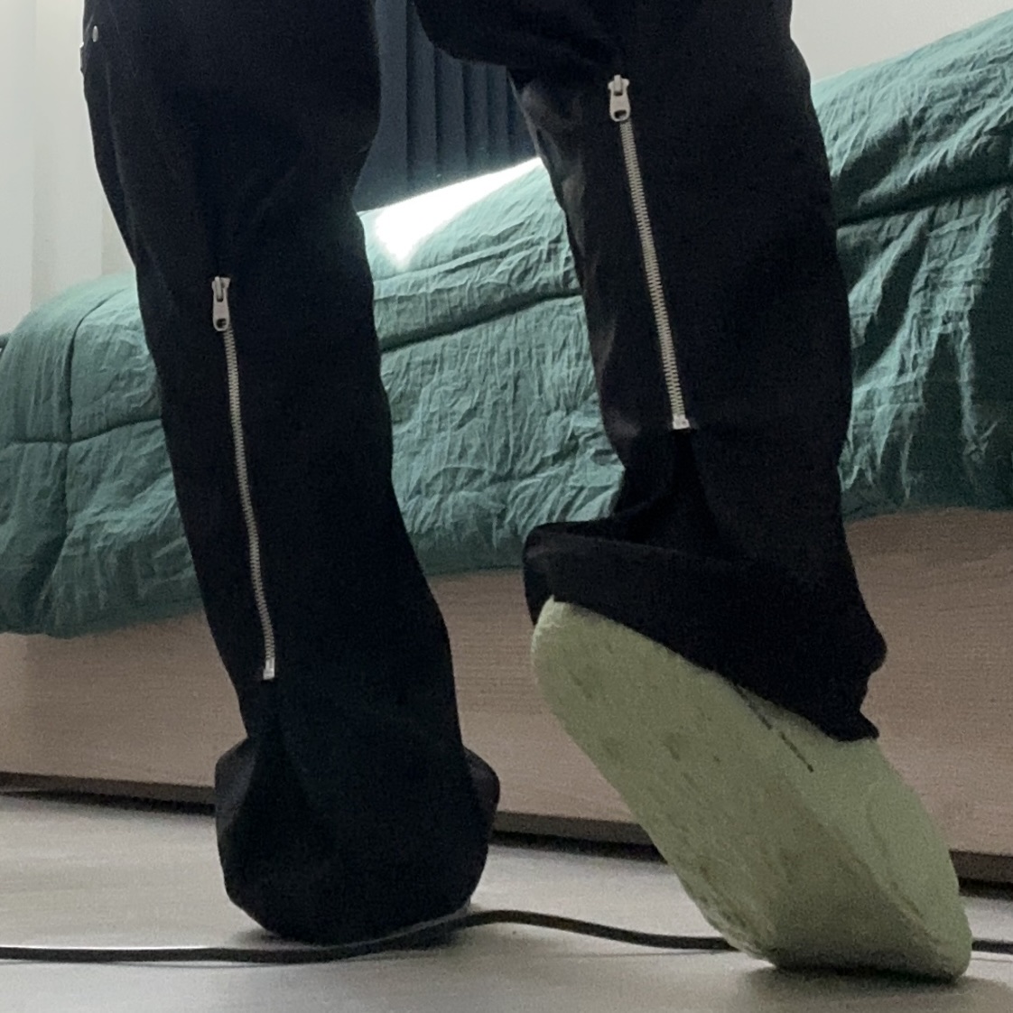 Undermycar x Ohhyunseog Boltume.5 Hardware Cargo Pocket Wide Pants Turbo Black - 22FW, Adidas Adilette 22 Magic Lime 착용 스타일