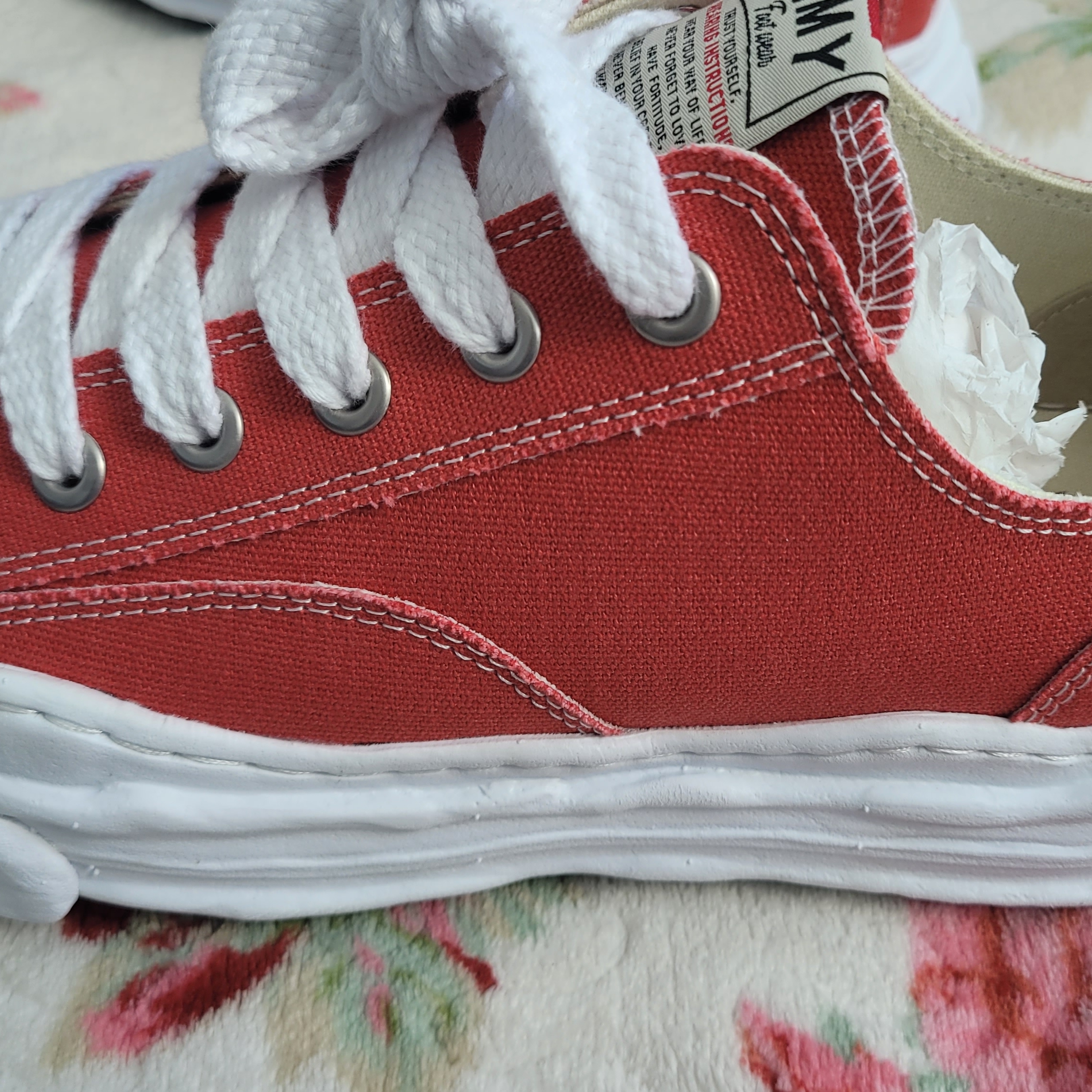Maison Mihara Yasuhiro Hank OG Sole Canvas Low-top Sneakers Orange 착용 스타일 - 1