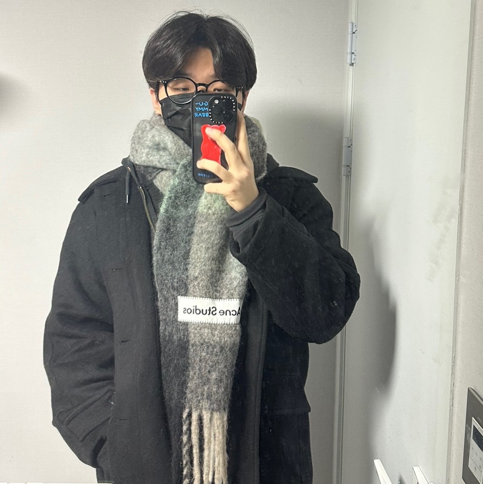 Acne Studios Mohair Check Muffler Grey Green Black, Apple iPhone 14 Pro 128GB Space Black (Korean Ver.) 착용 스타일 - 1