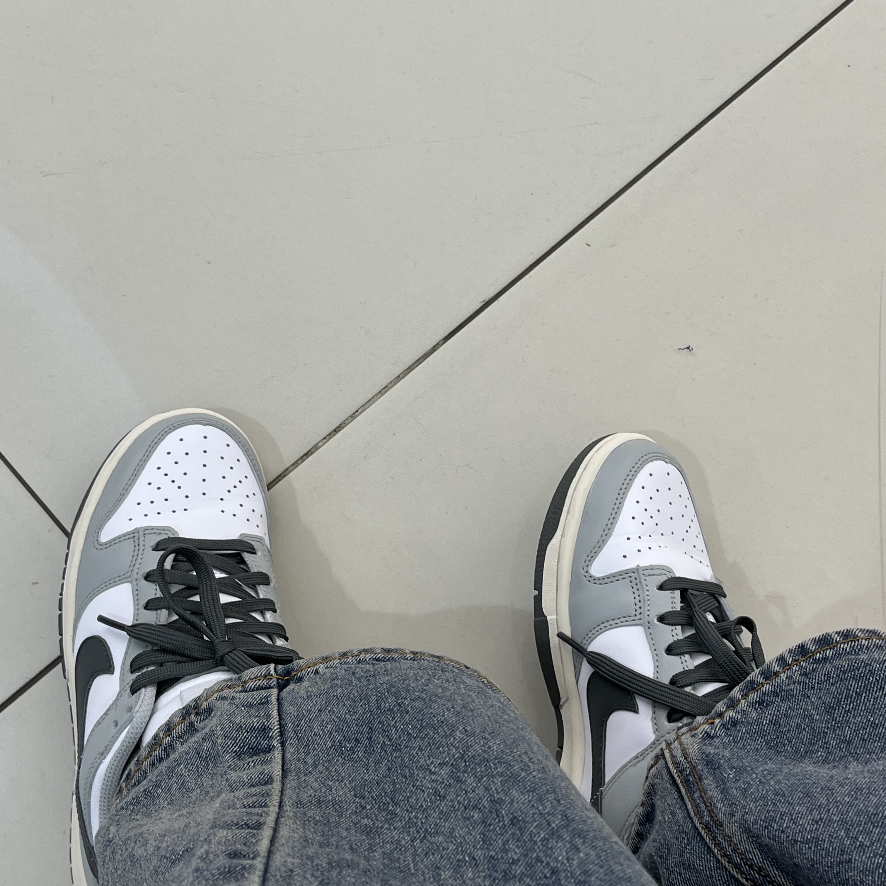 (W) Nike Dunk Low Light Smoke Grey 착용 스타일
