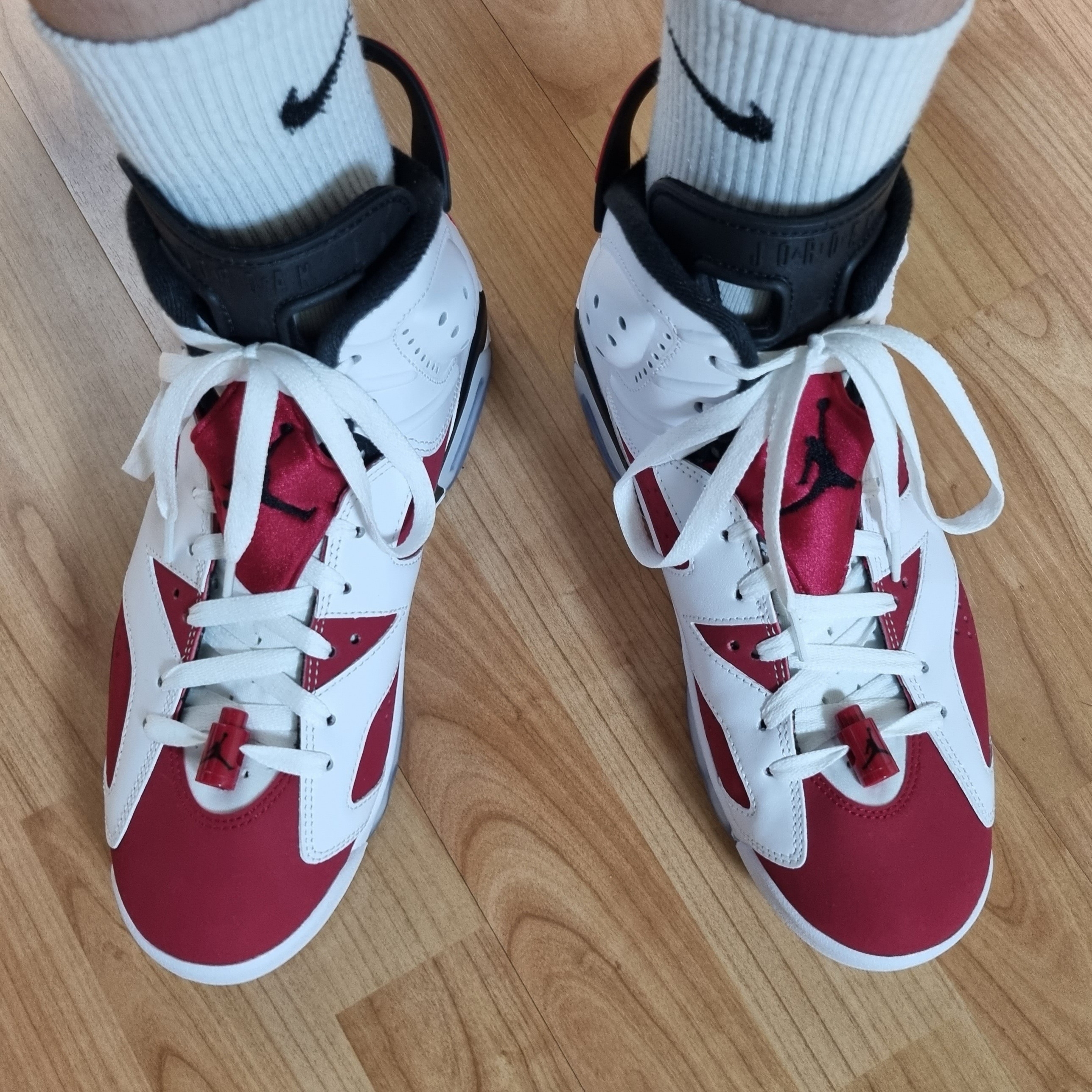 Jordan 6 Retro Carmine 2021 착용 스타일 - 2
