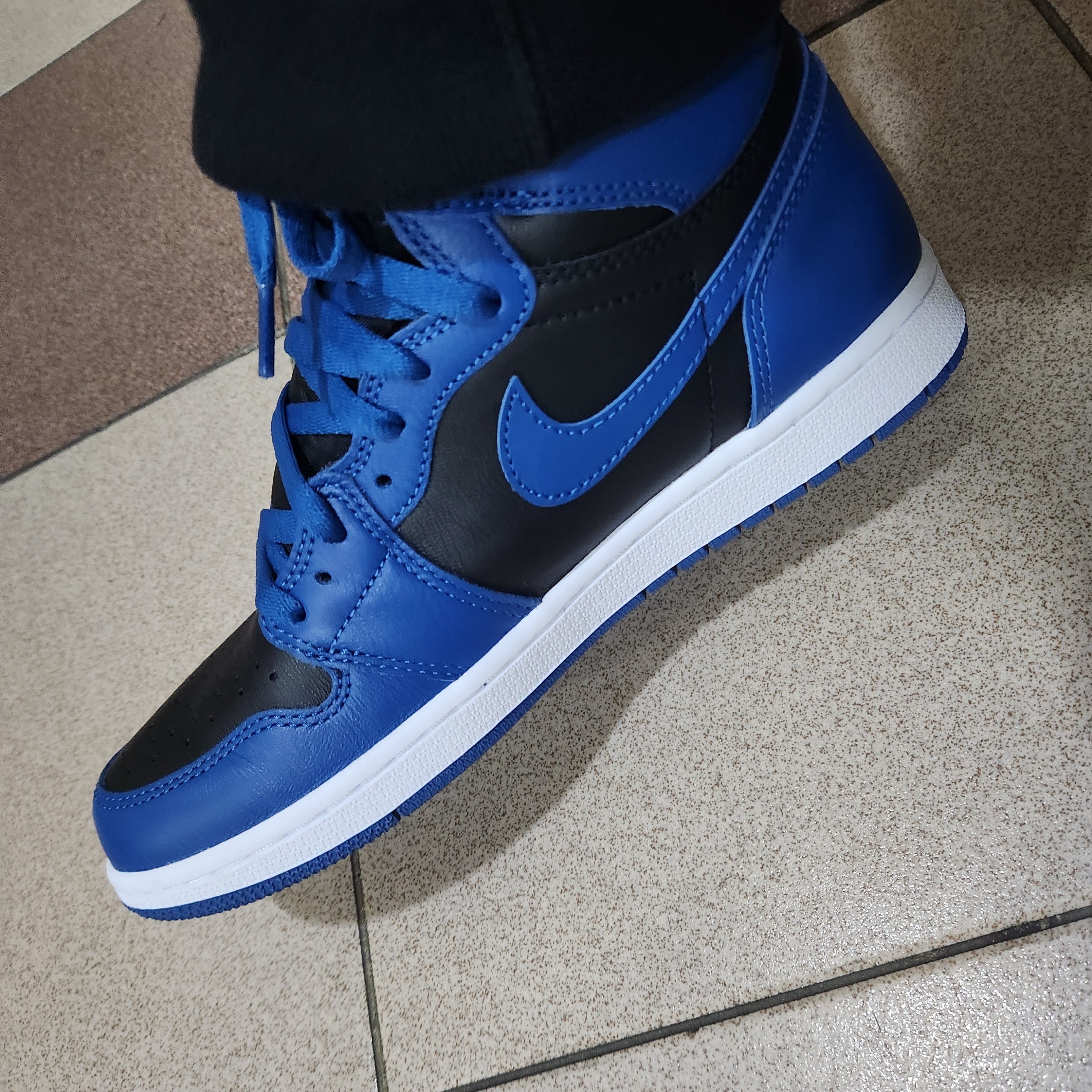 Jordan 1 Retro High OG Dark Marina Blue 착용 스타일