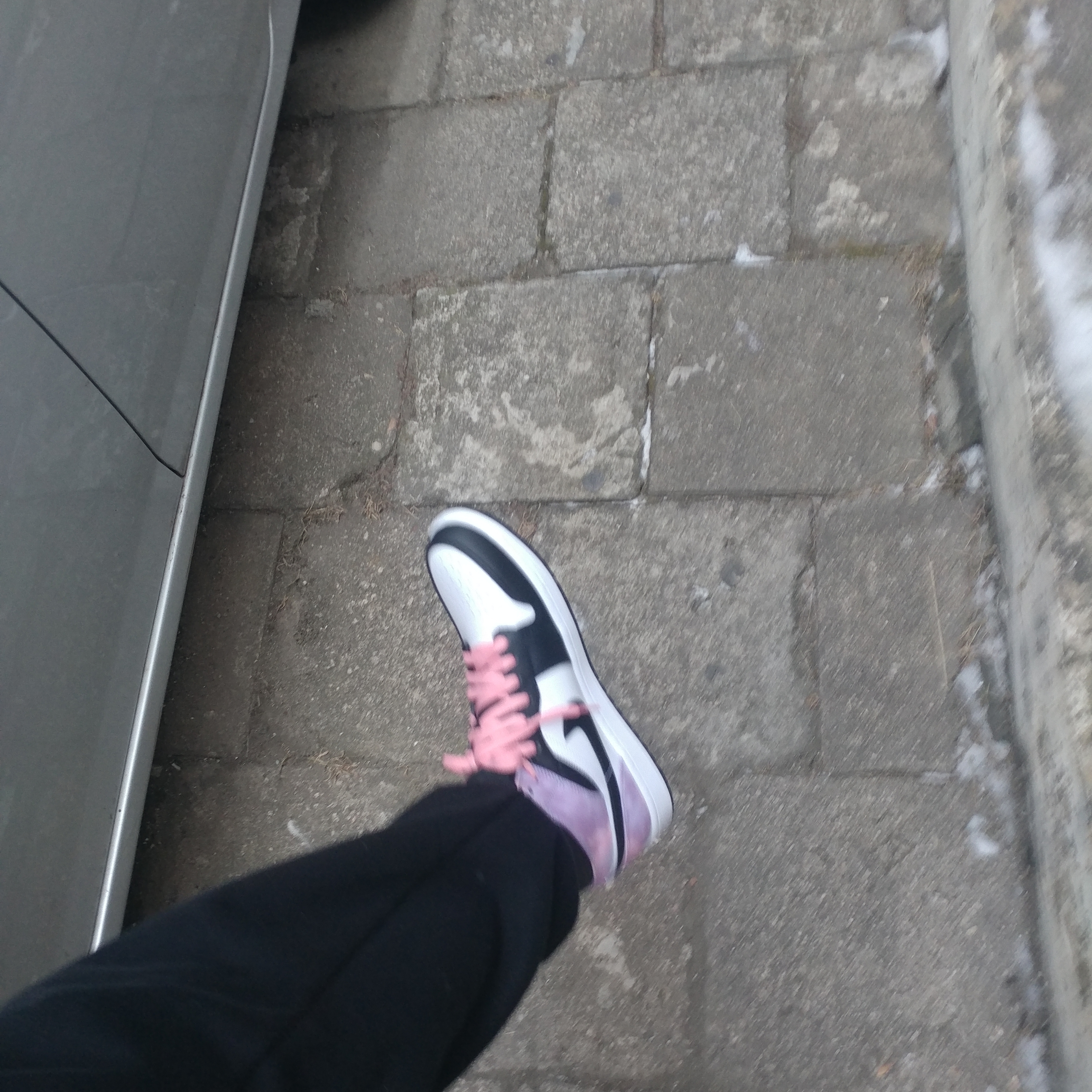 Jordan 1 Mid White Black Tie-Dye 착용 스타일 - 2