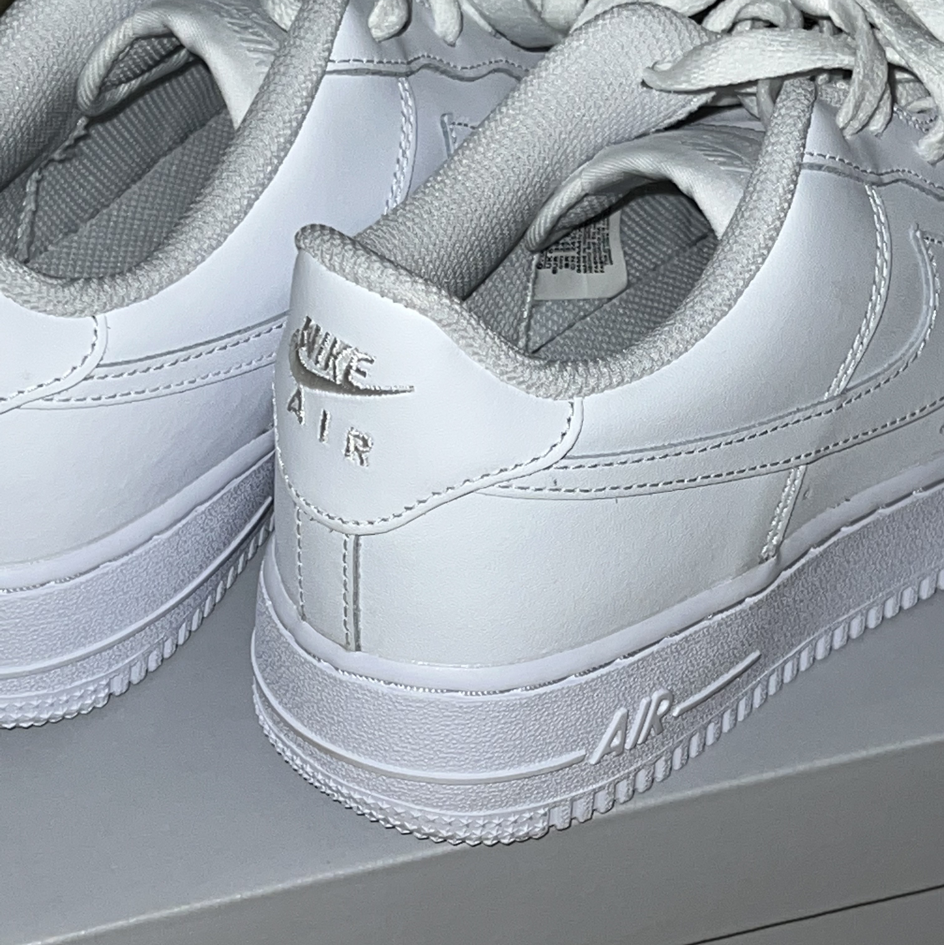 (GS) Nike Air Force 1 LE White 착용 스타일
