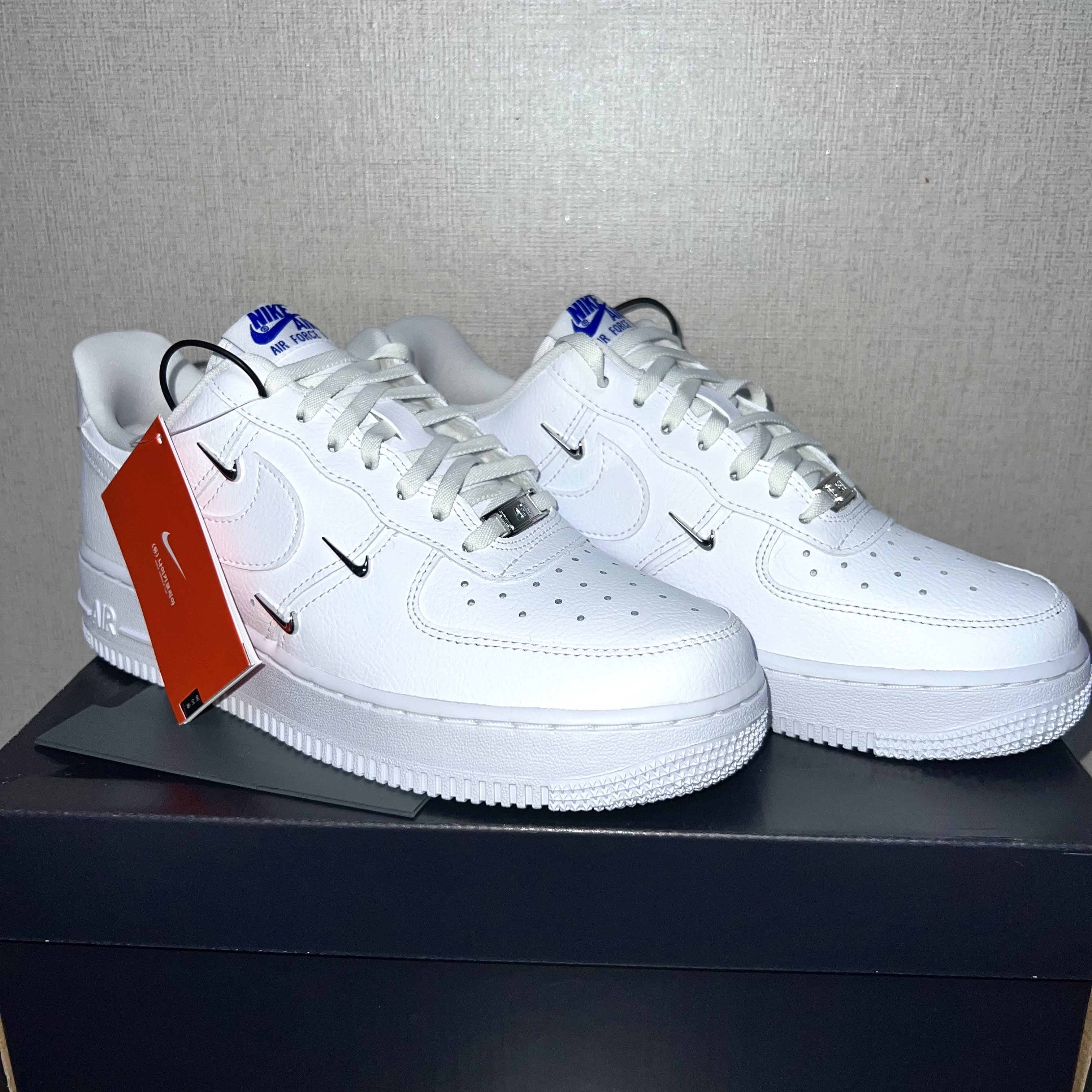 (W) Nike Air Force 1 Low '07 LX Chrome Luxe 착용 스타일 - 1