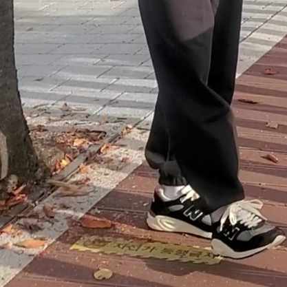 New Balance 990v2 Made in USA Black True camo 착용 스타일 - 3
