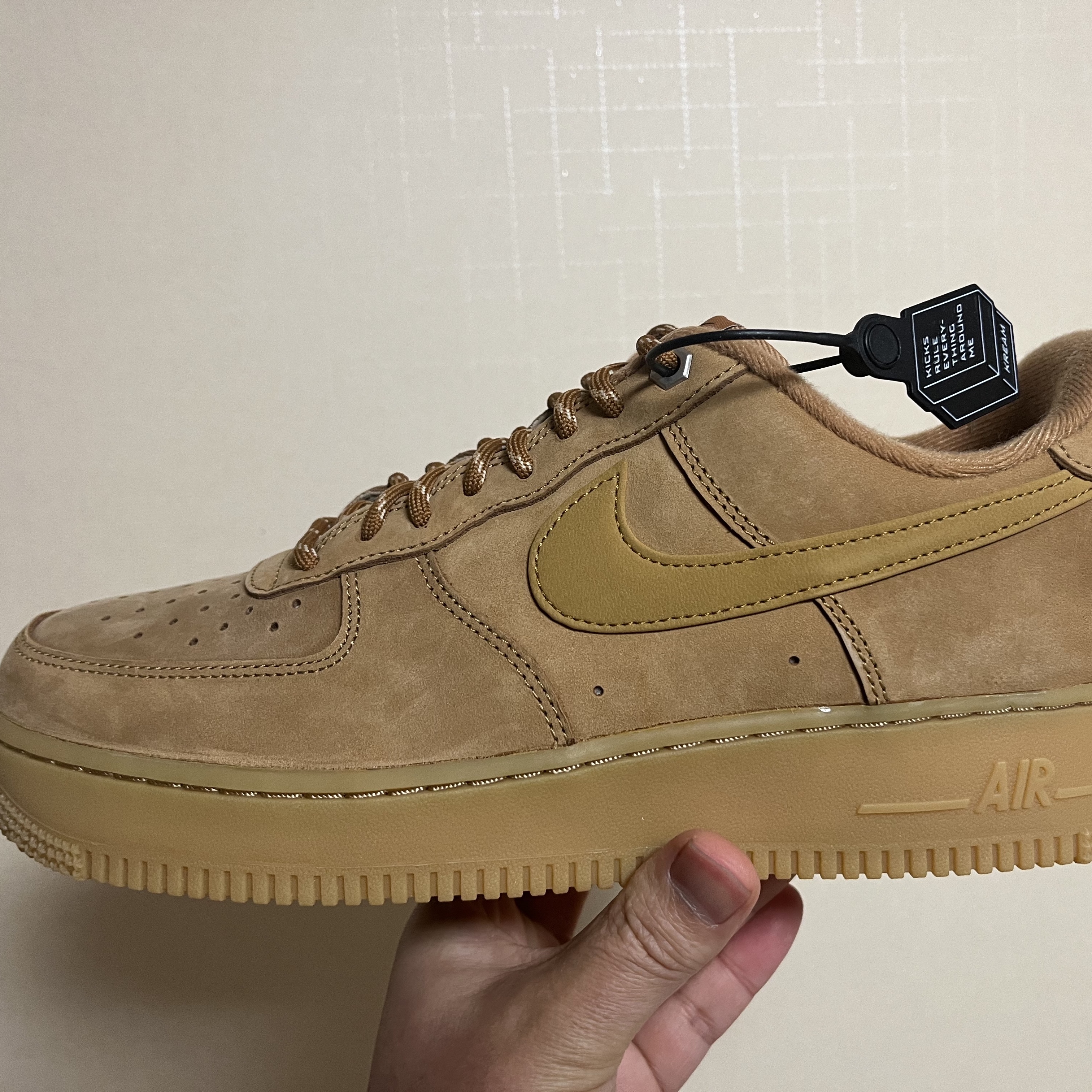 Nike Air Force 1 '07 WB Flax 착용 스타일