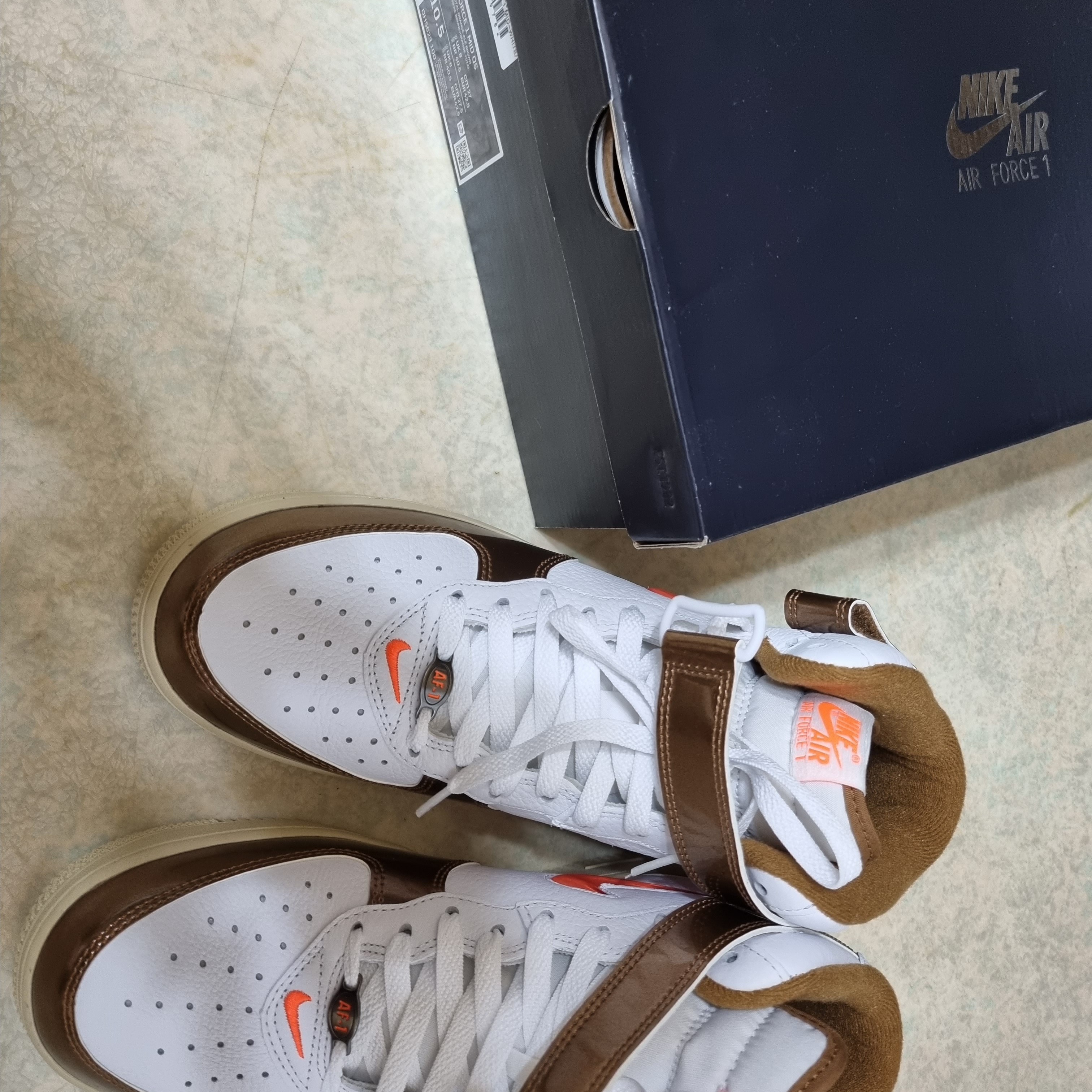 Nike Air Force 1 Mid QS Ale Brown 착용 스타일 - 2