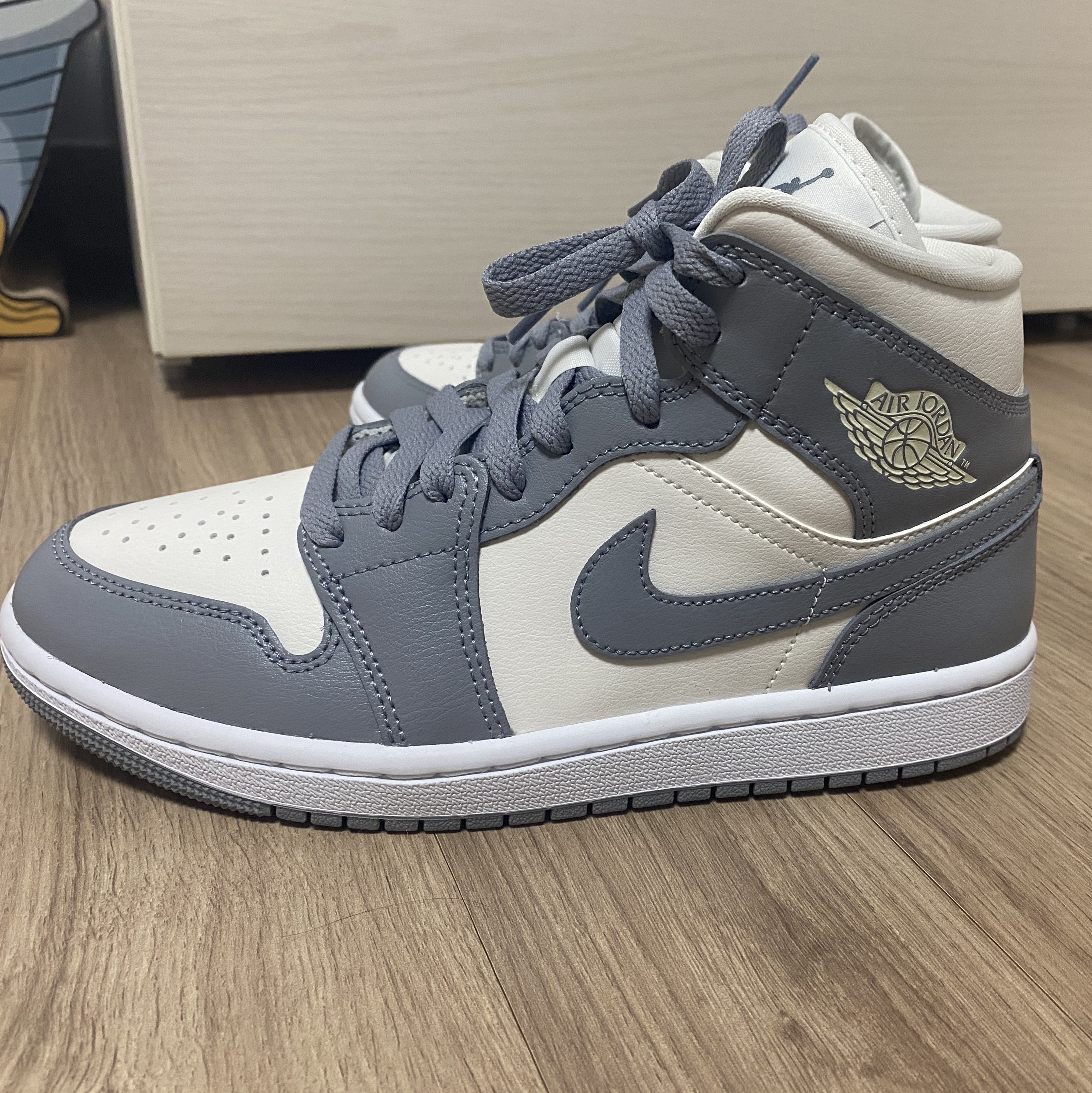 (W) Jordan 1 Mid Sail Stealth 착용 스타일 - 3