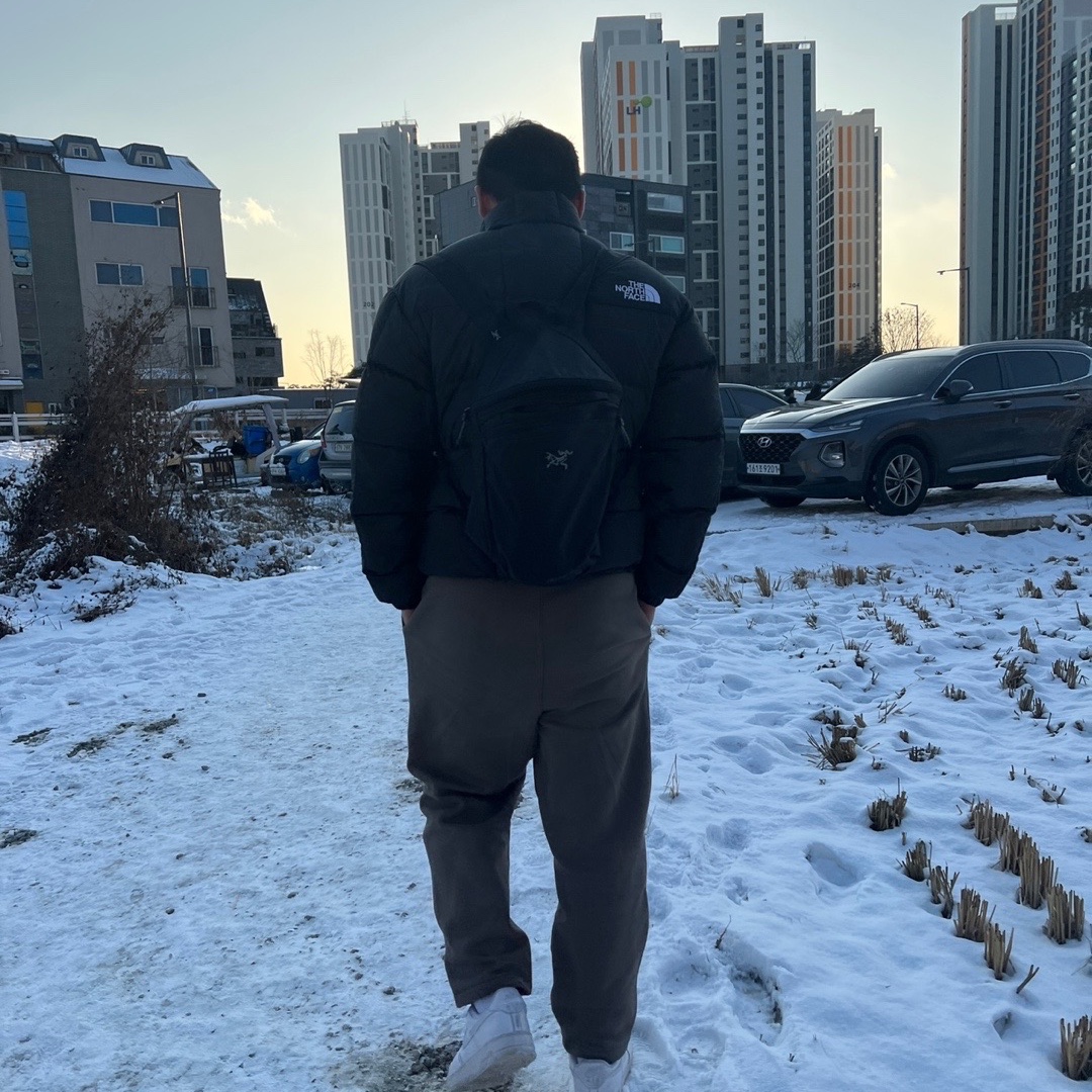 Arc'teryx Heliad 15 Backpack Black 착용 스타일