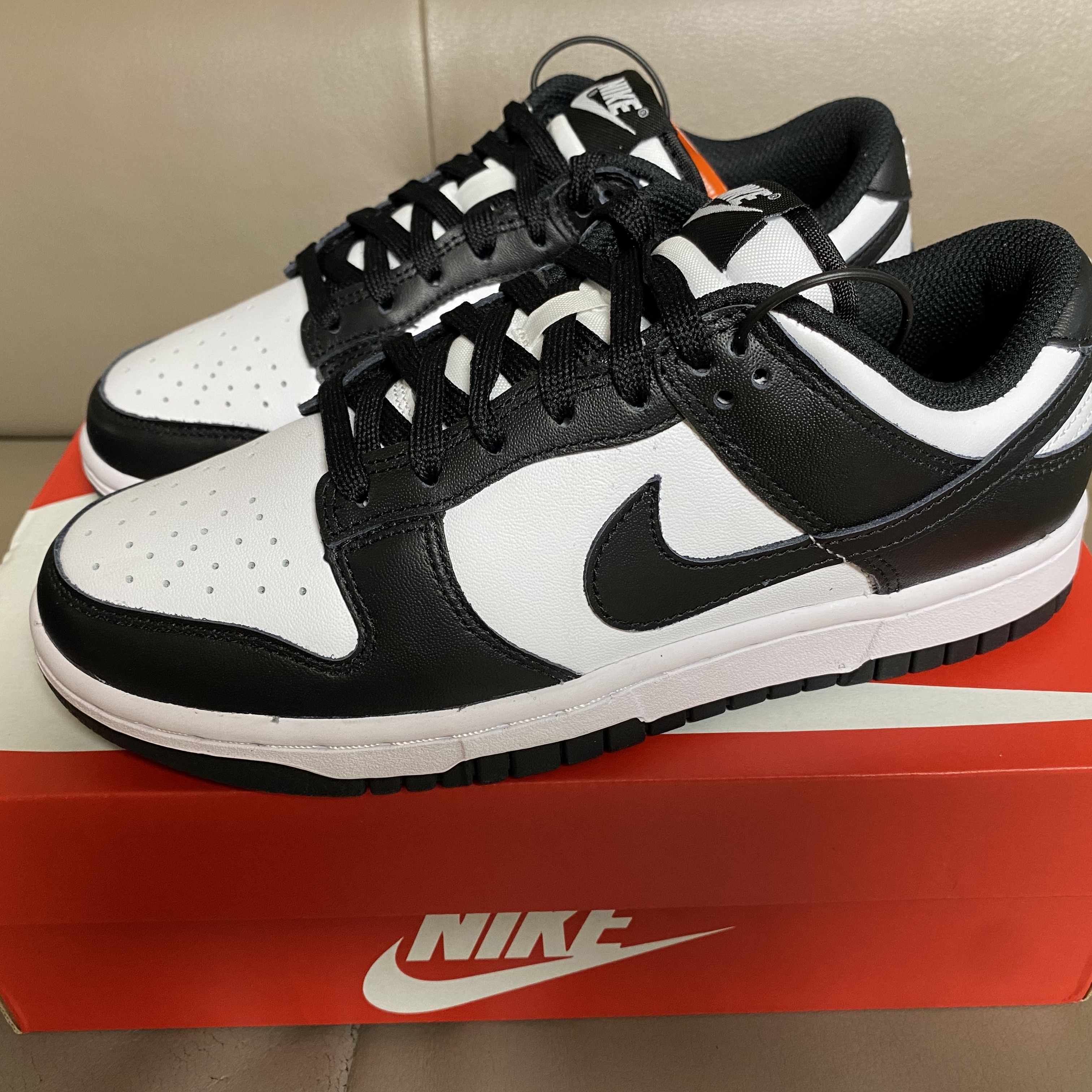 (W) Nike Dunk Low Black 착용 스타일