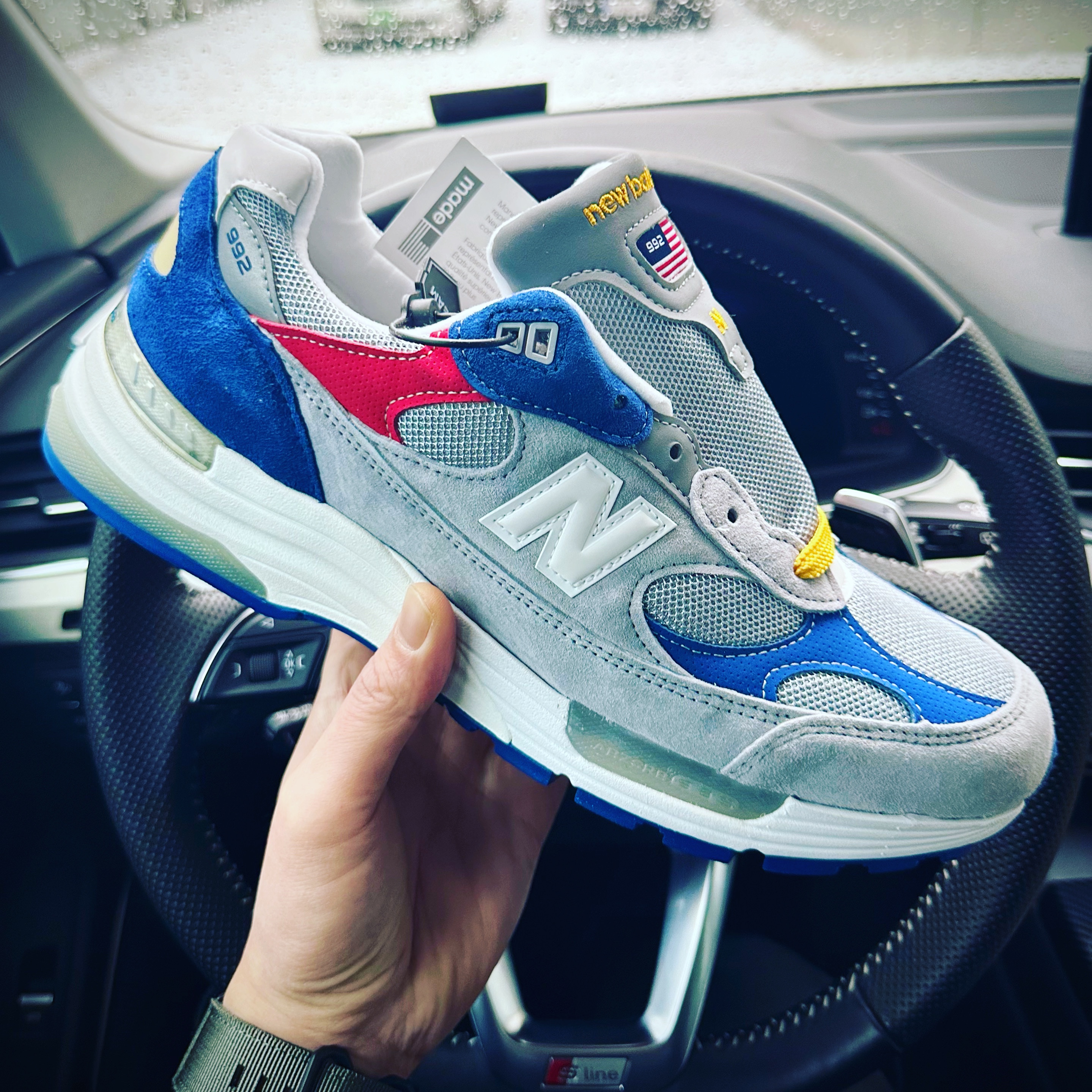 New Balance x DTLR 992 Made in USA Varsity 착용 스타일