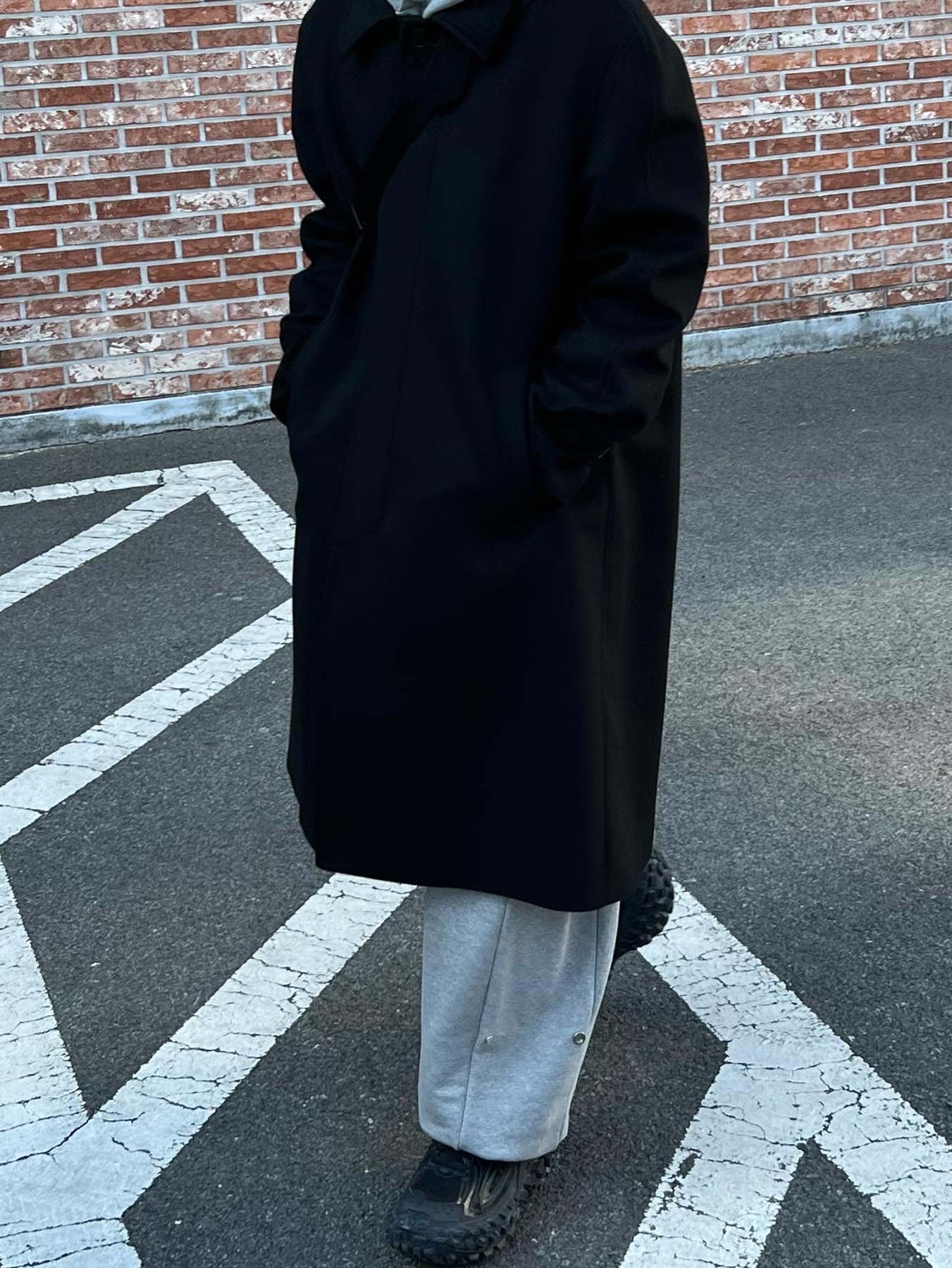 Balenciaga Defender Sneakers Black 착용 스타일 - 4