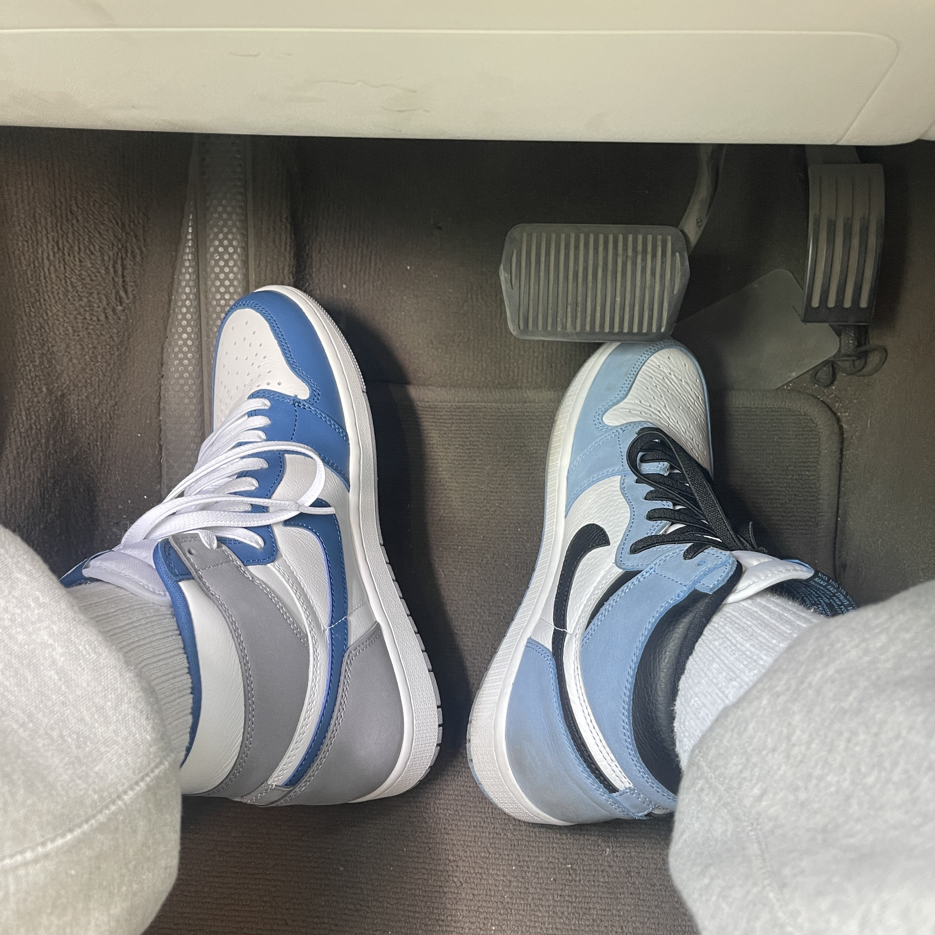 Jordan 1 Retro High OG True Blue, Jordan 1 Retro High OG University Blue 착용 스타일 - 1