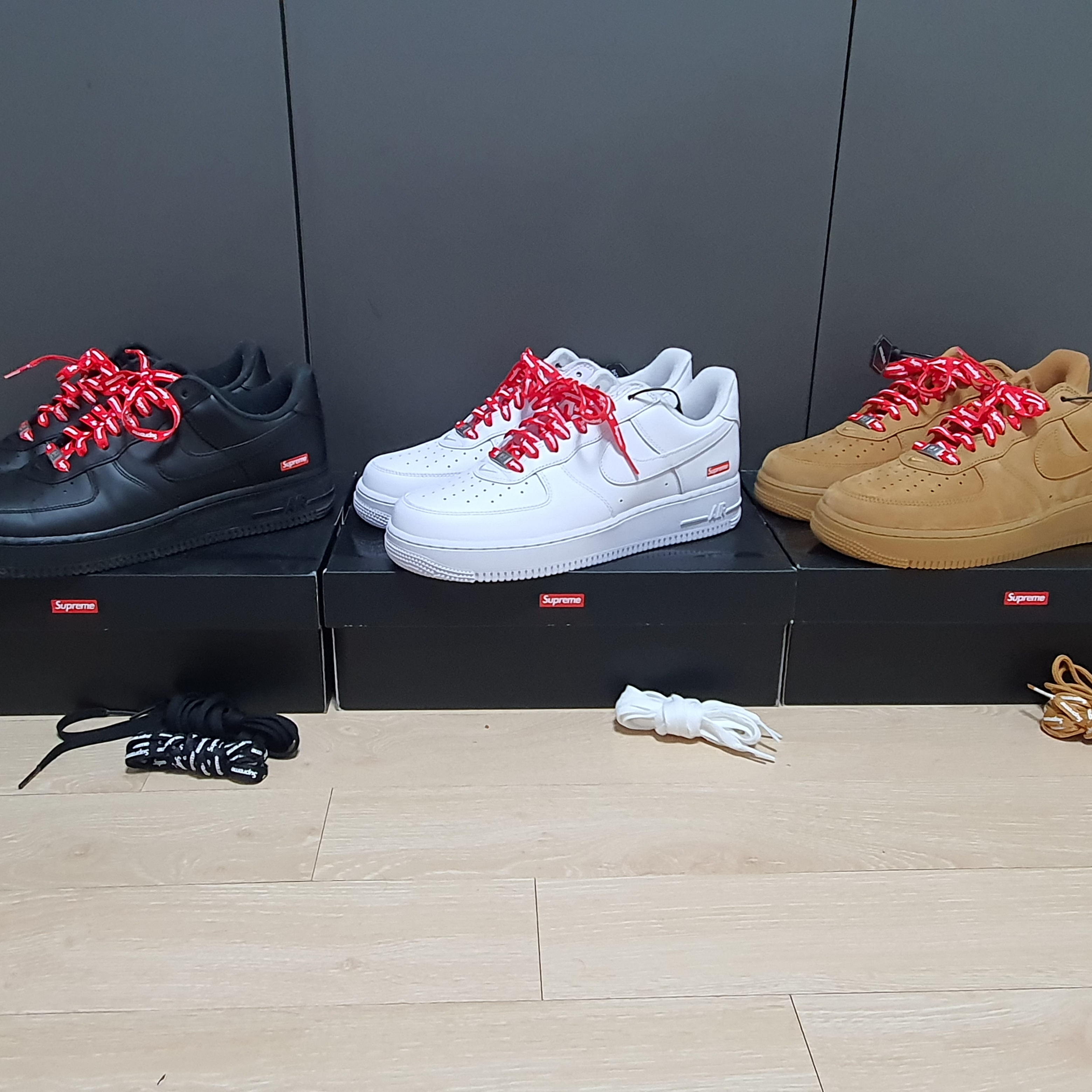 Nike x Supreme Air Force 1 Low Black, Nike x Supreme Air Force 1 Low White 착용 스타일