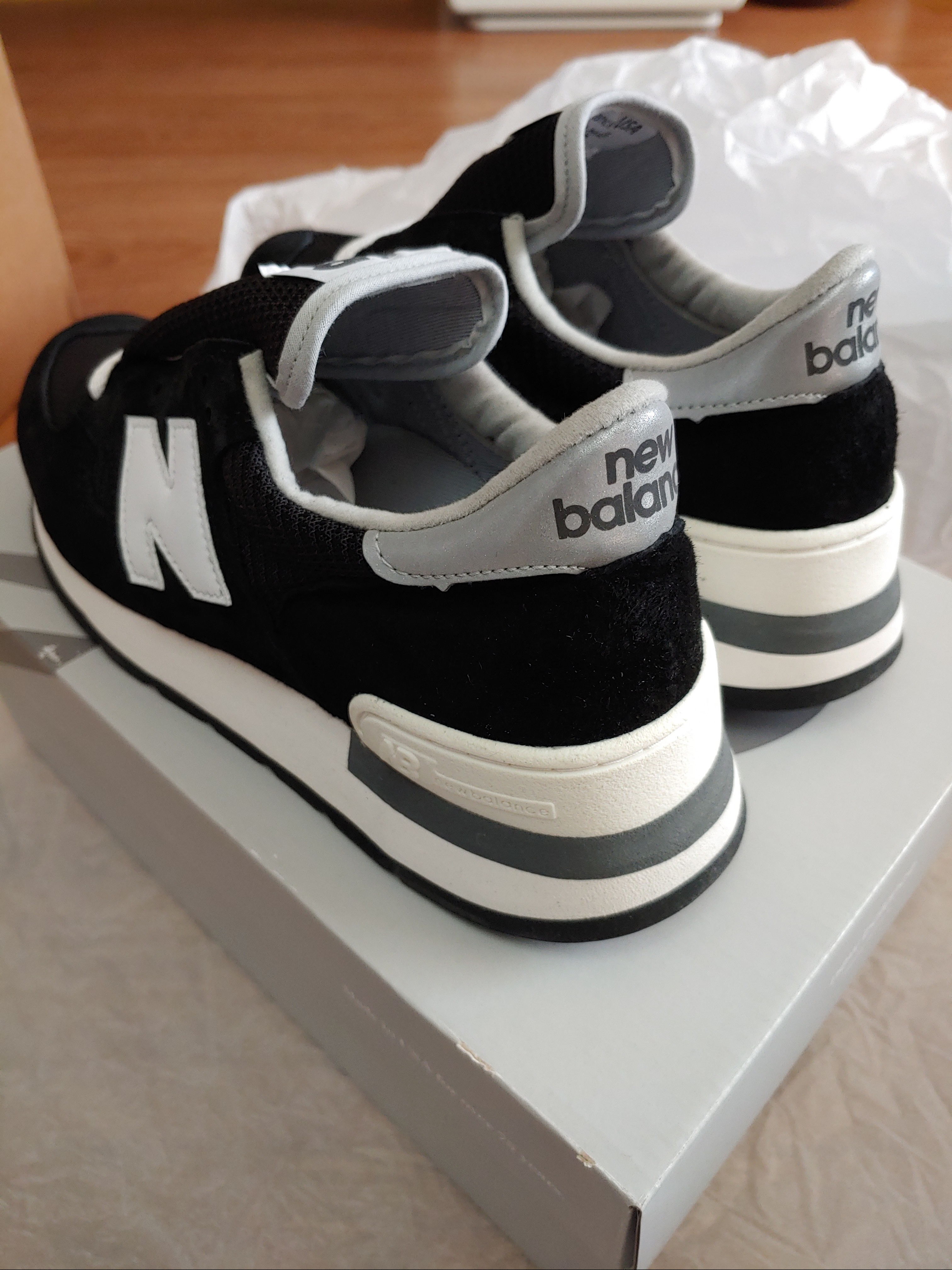 New Balance 990v1 Made in USA Black 착용 스타일 - 2