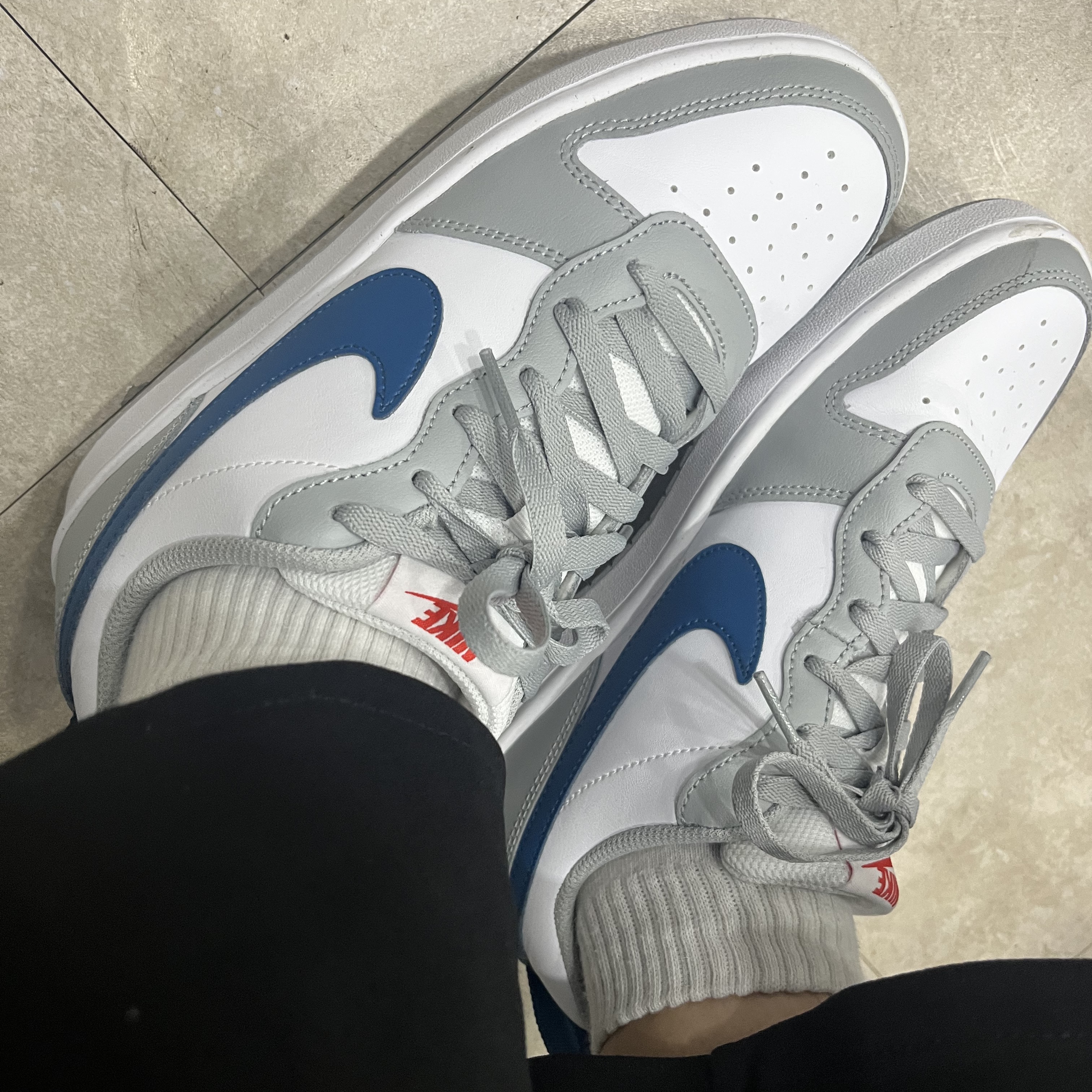 (GS) Nike Court Borough Low 2 Light Smoke Grey 착용 스타일