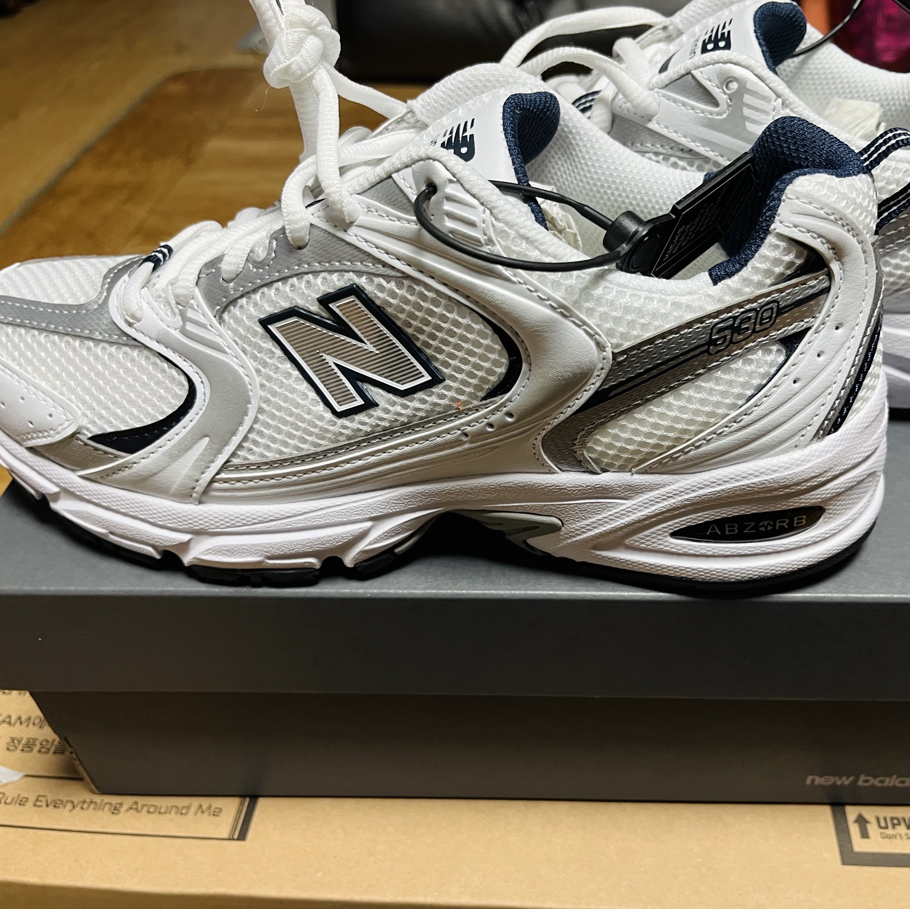 New Balance 530 White 착용 스타일 - 2
