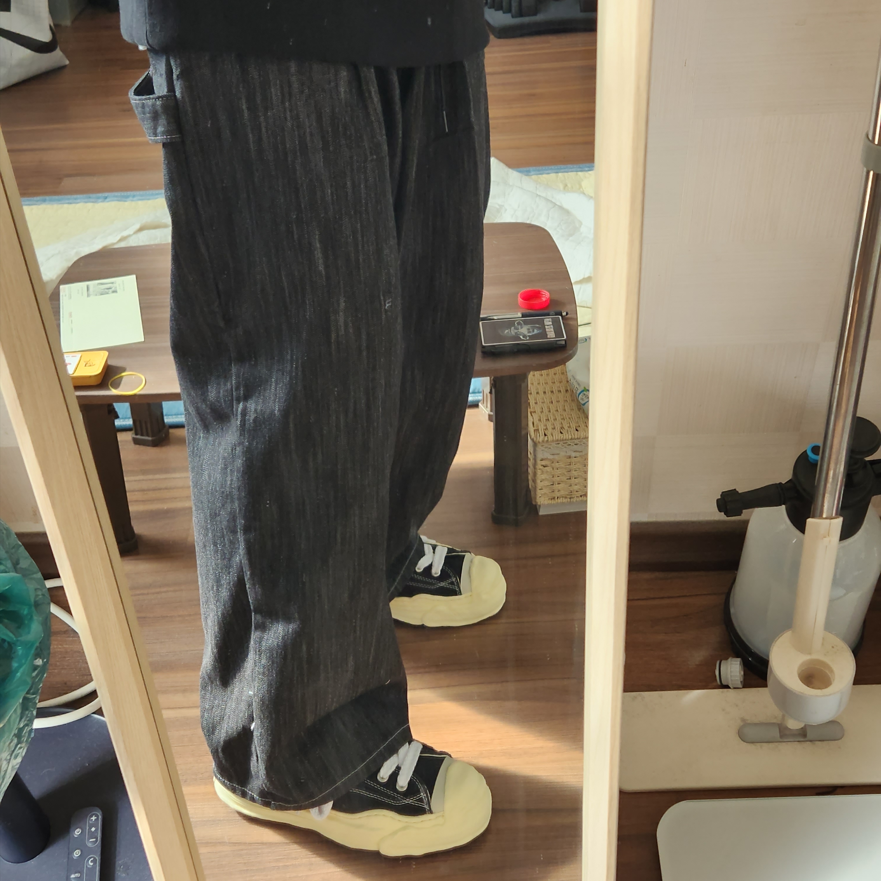 Maison Mihara Yasuhiro Hank VL OG Sole Canvas Low-top Sneakers Black 착용 스타일