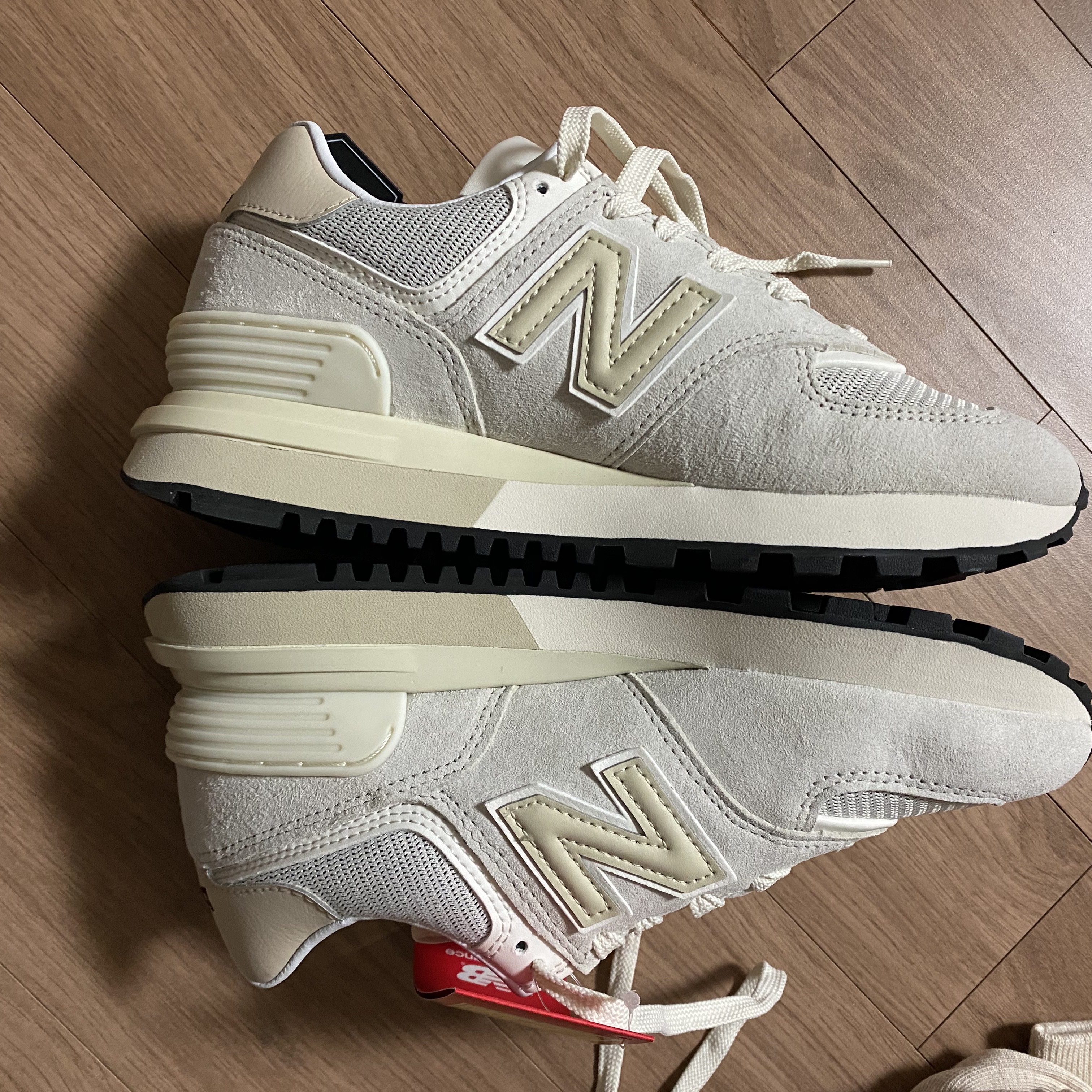 New Balance 574 Legacy Ivory 착용 스타일