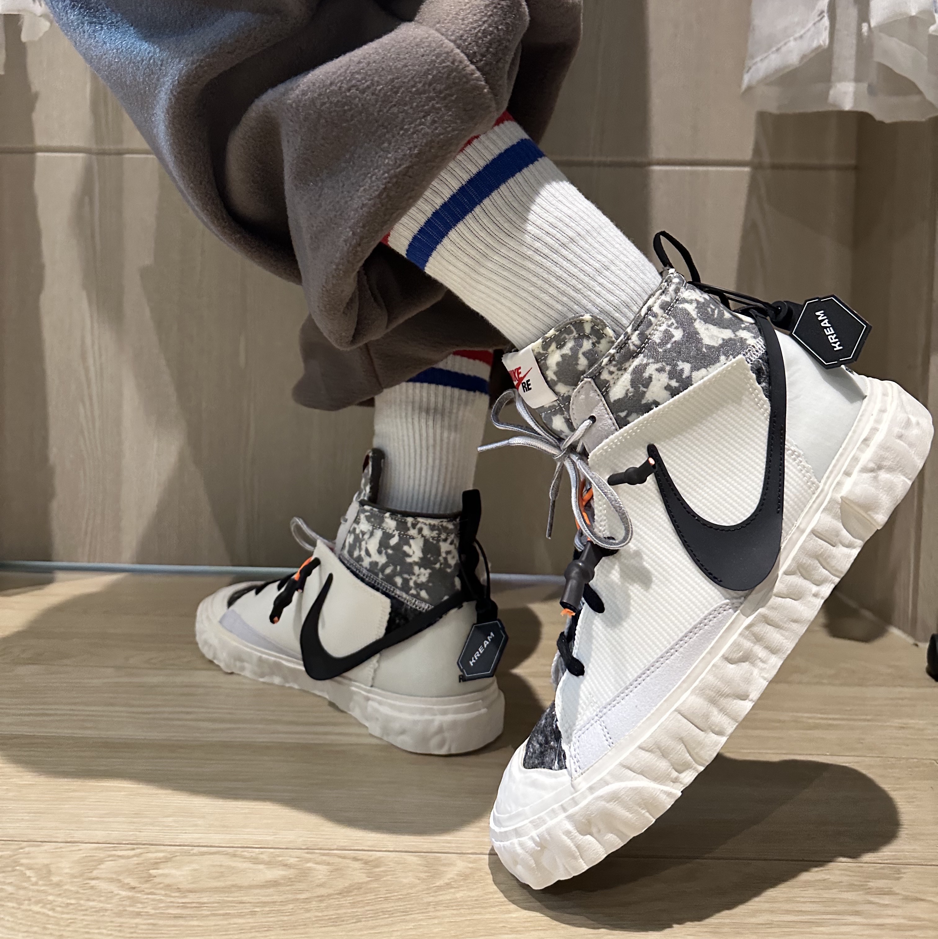 Nike x Readymade Blazer Mid White 착용 스타일 - 3