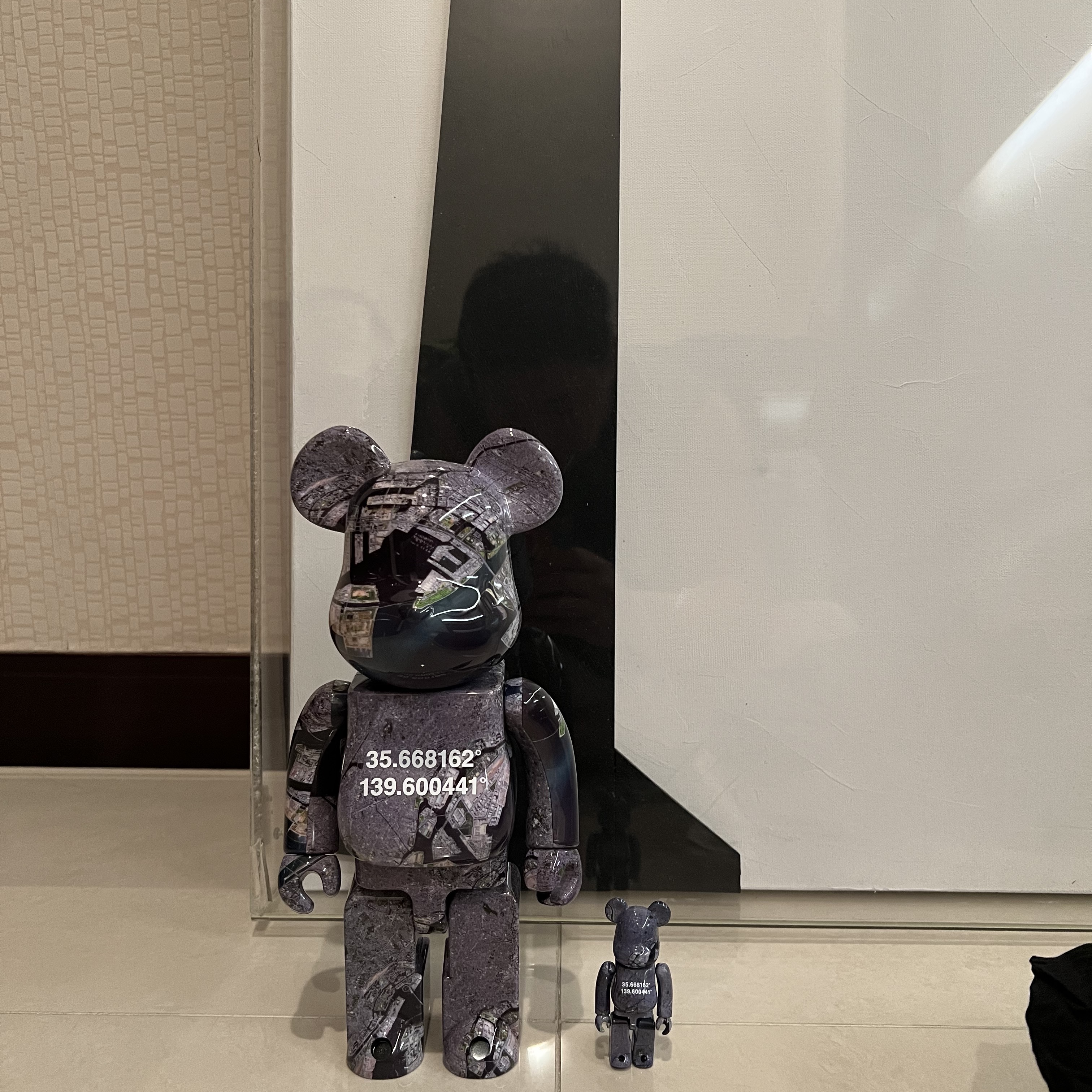 Bearbrick Benjamin Grant Overview Tokyo 100% & 400% Set 착용 스타일