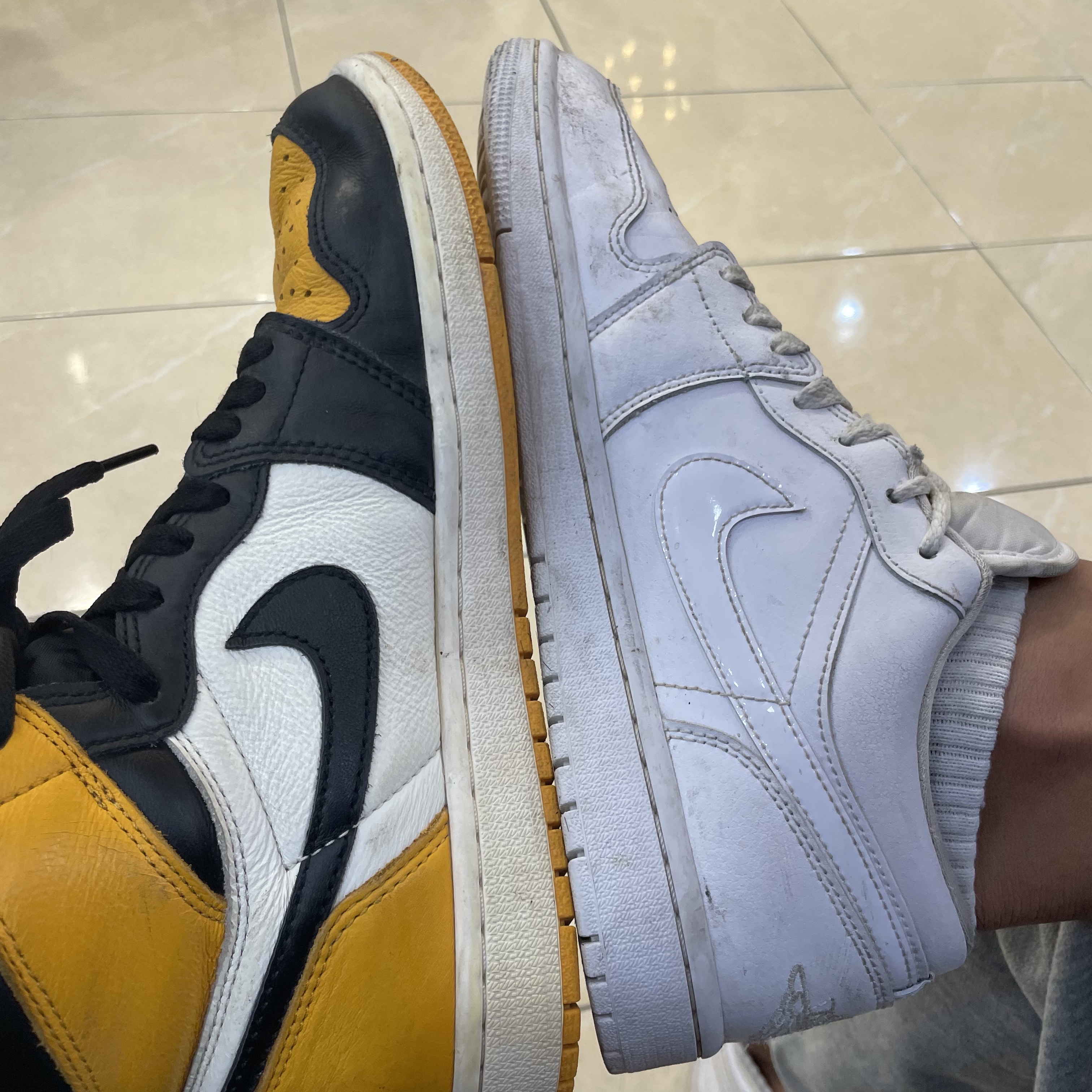 Jordan 1 Retro High OG Taxi, Jordan 1 Low Triple White 착용 스타일