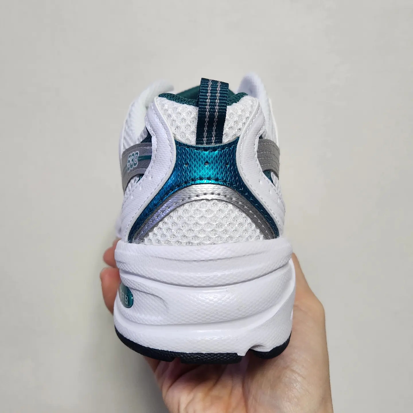 New Balance 530 White Mint 착용 스타일 - 5
