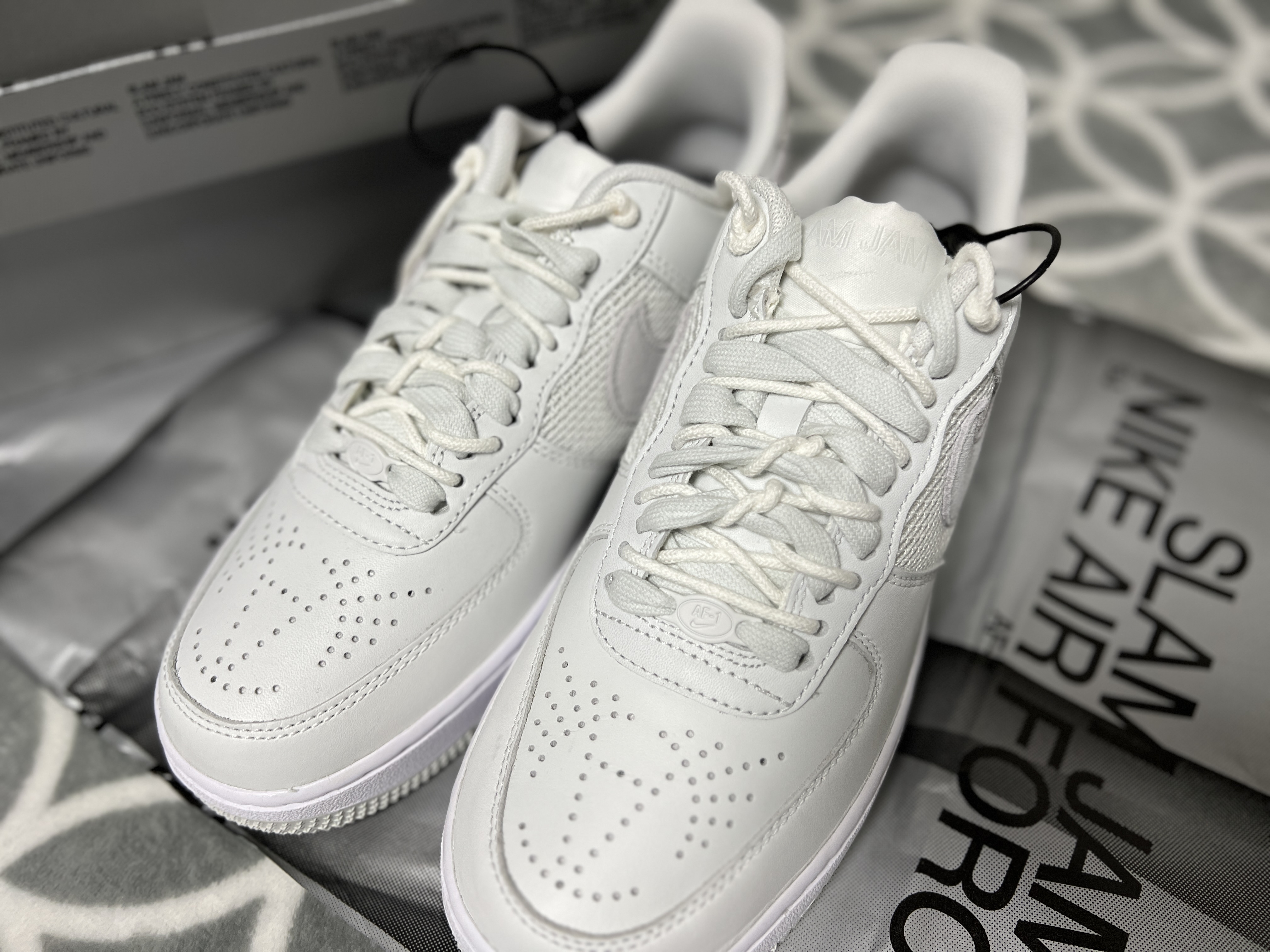 Nike x Slam Jam Air Force 1 Low SP Summit White 착용 스타일 - 4