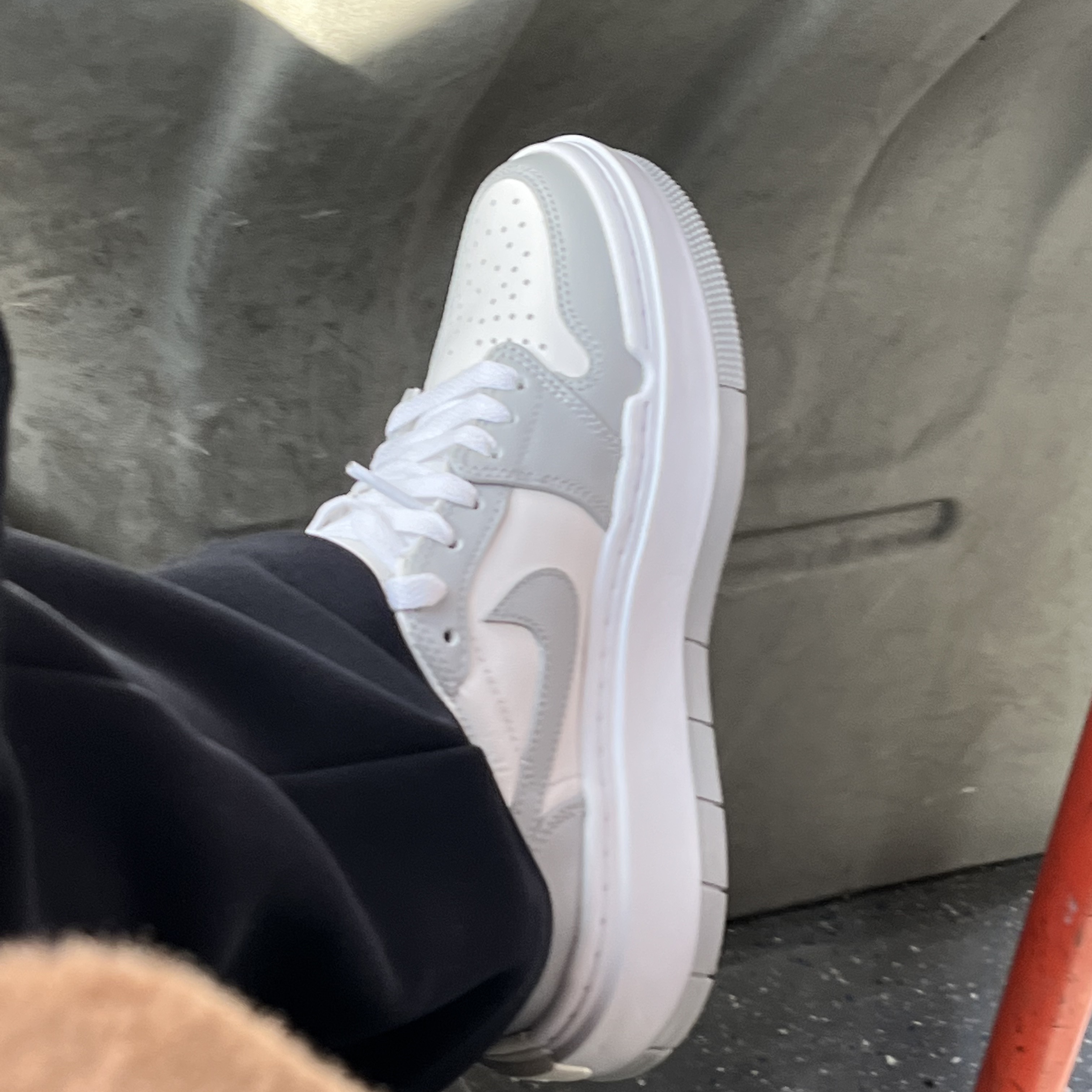 (W) Jordan 1 Elevate Low White and Wolf Grey 착용 스타일