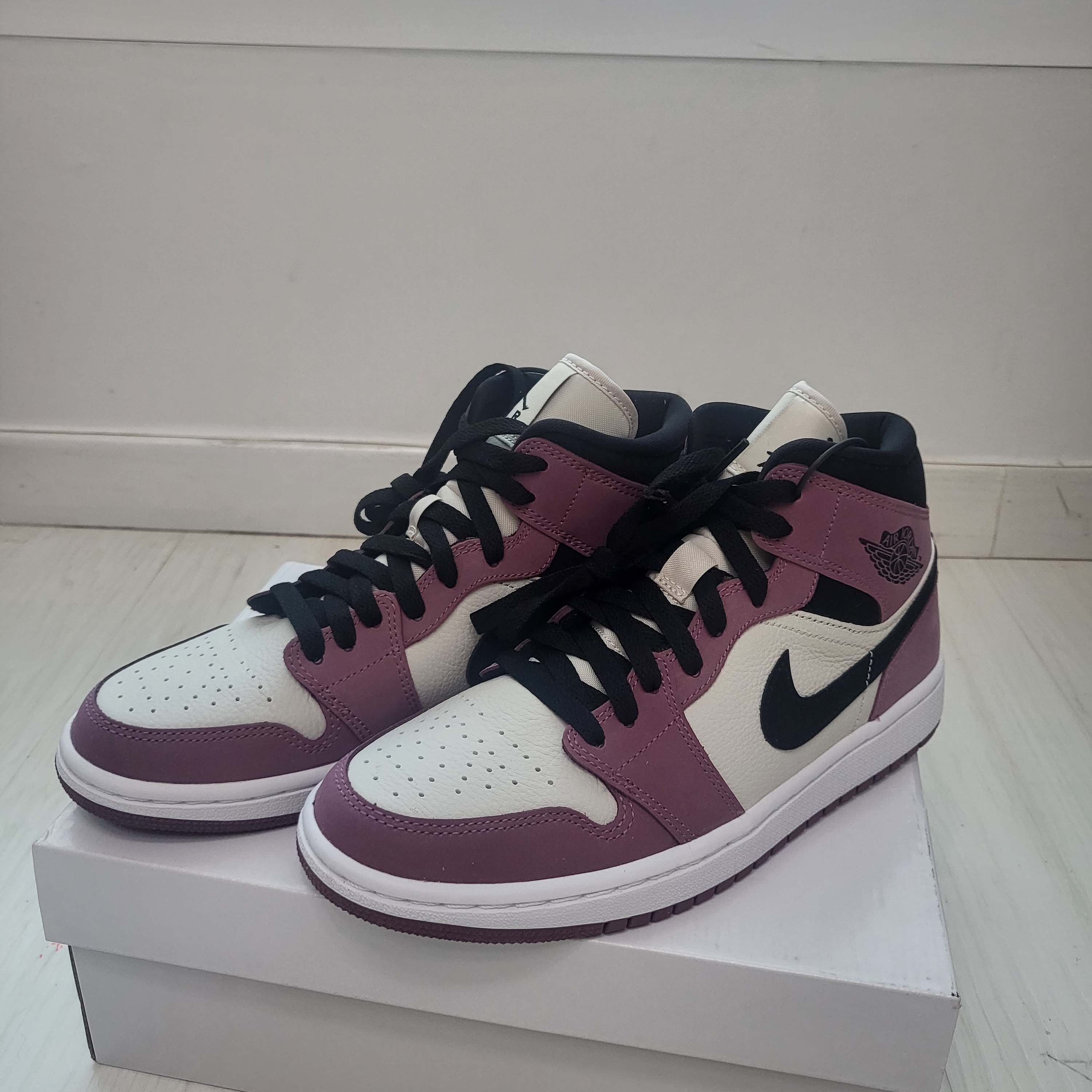 (W) Jordan 1 Mid SE Light Mulberry 착용 스타일