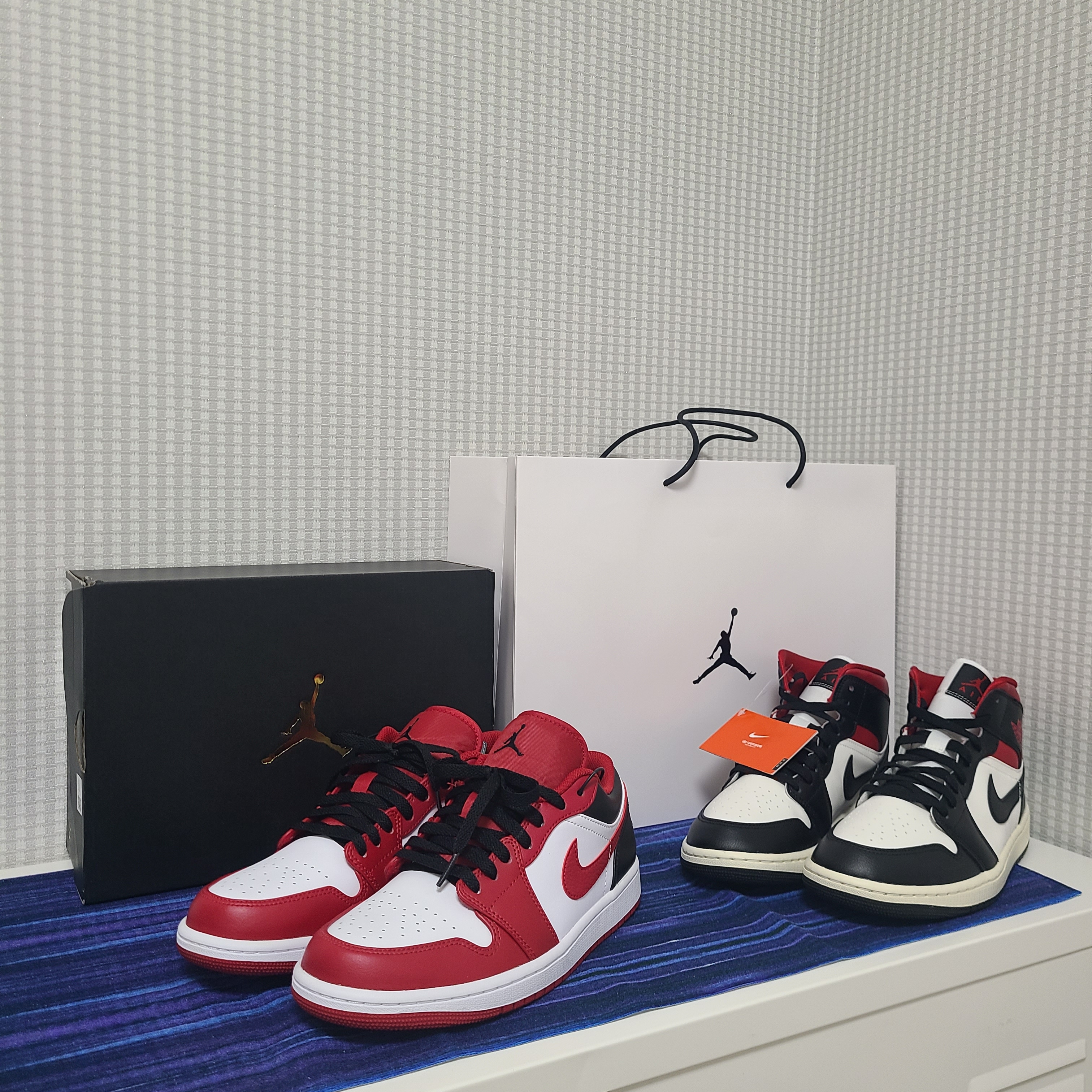 Jordan 1 Low White Gym Red Black 착용 스타일