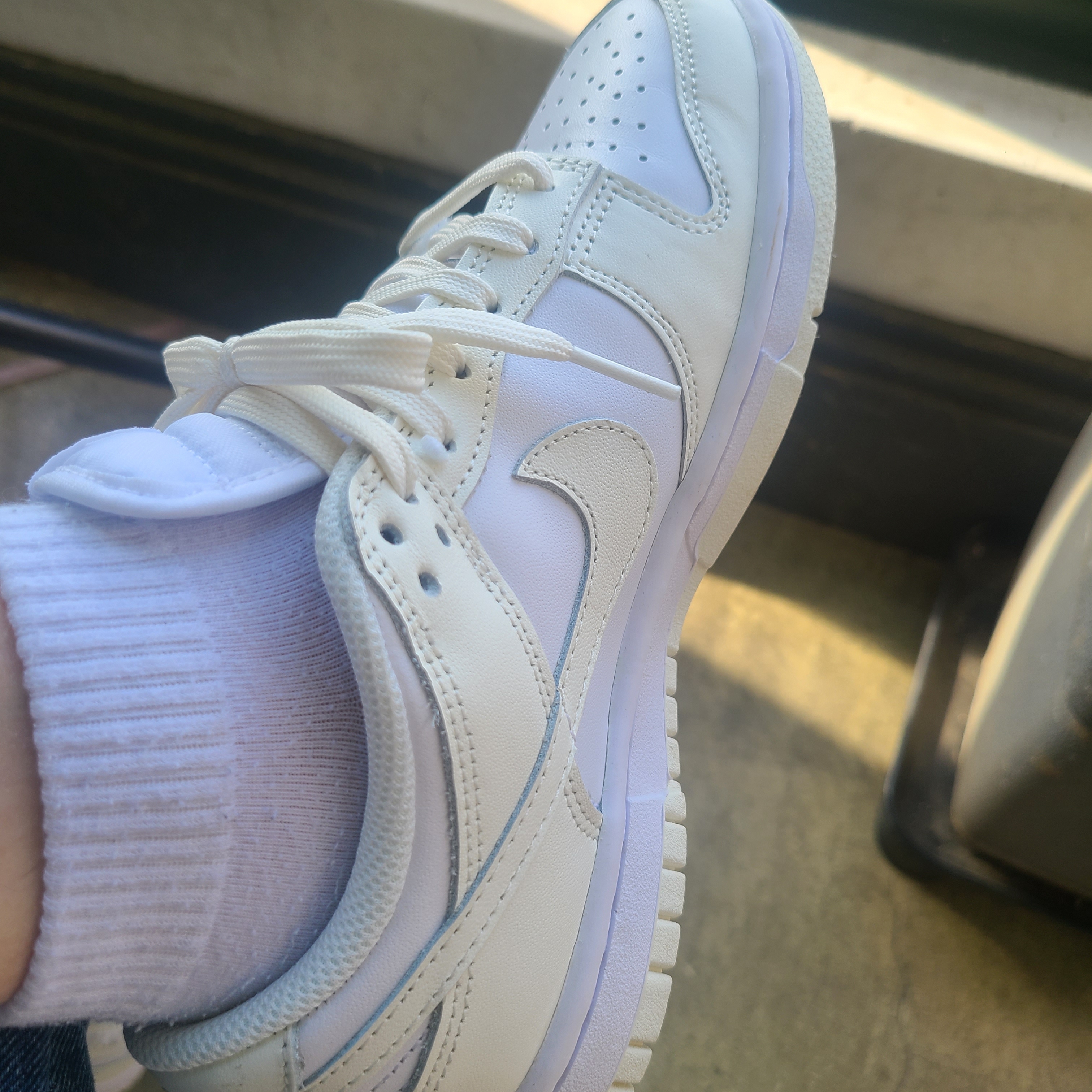 (W) Nike Dunk Low White and Sail 착용 스타일